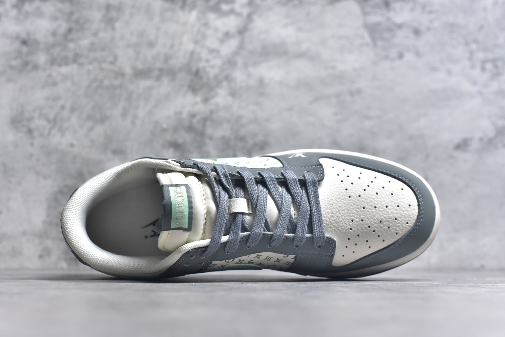 图片[4]-#Nike SB Dunk Low LV联名 青灰 周年高端定制 低帮休闲板鞋 ZH2598-278 #定制鞋盒 大厂纯原品质出货 超高清洁度 皮料切割干净无任何毛边 细节完美 尺码：36 36.5 37.5 38 38.5 39 40 40.5 41 42 42.5 43 44 44.5 45 9.E5-选品中心