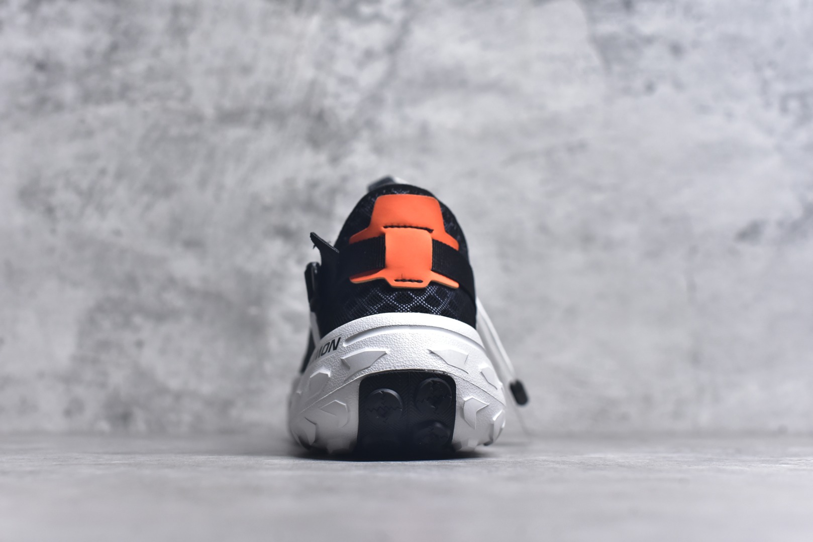 图片[5]-#SALOMON 萨洛蒙solamphibian新款春夏季户外溯溪涉水轮胎鞋 这款鞋具备水陆两栖功能，采用厚底设计，增强舒适度和抓地力。鞋面由织物网眼布和合成革拼接，具有优良的透气性和强度。后跟处的卡扣式松紧带和快速系带系统提供个性化贴合，确保穿着舒适。 货号：477002-28 尺码：36 36.5 37.5 38 38.5 39 40 40.5 41 42 42.5 43 44 45 46-选品中心