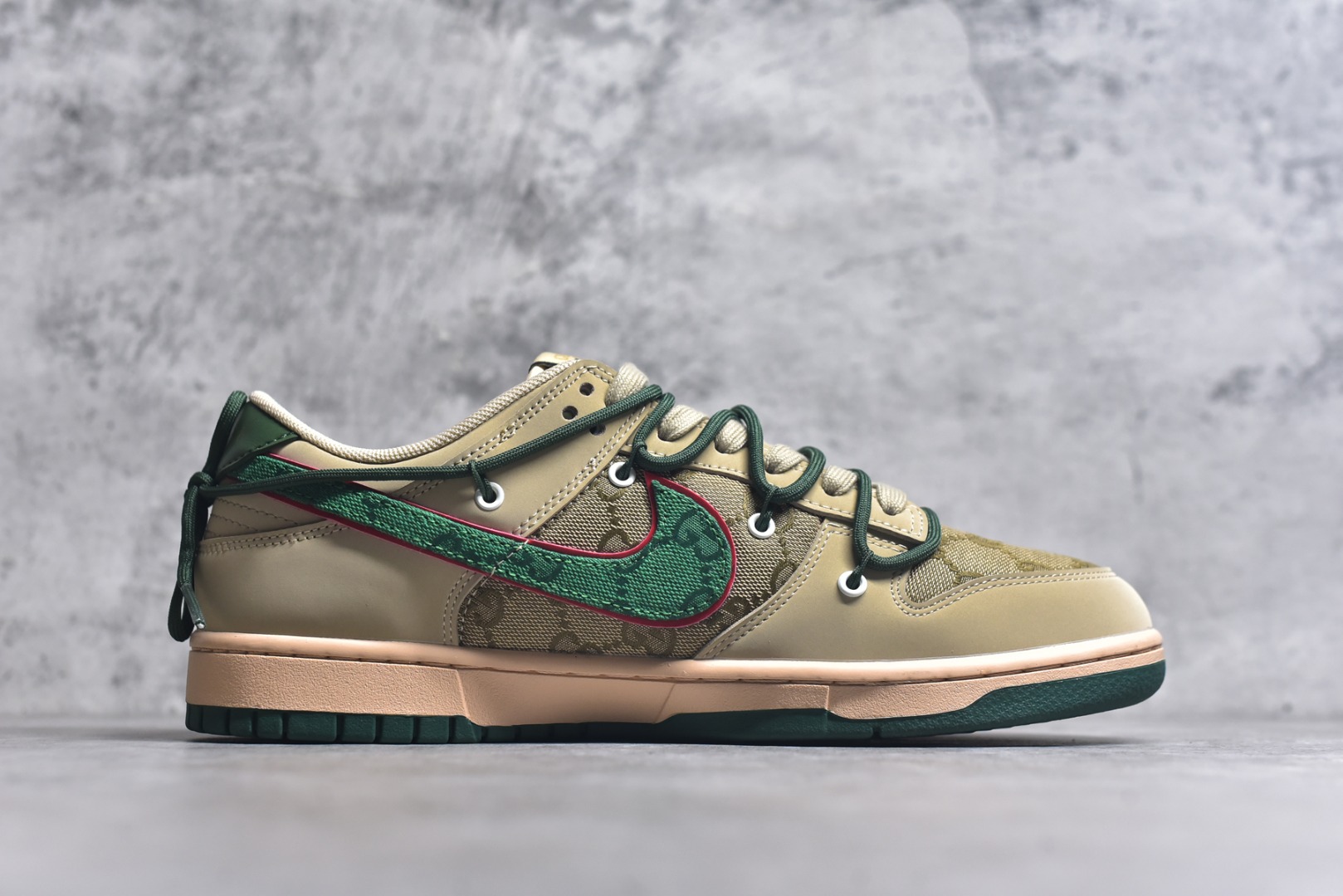 图片[3]-#Nike SB Dunk Low Gucci联名 绑带绿勾勾 周年高端定制 低帮休闲板鞋 DM6868-087 #定制鞋盒 大厂纯原品质出货 超高清洁度 皮料切割干净无任何毛边 细节完美 尺码：36 36.5 37.5 38 38.5 39 40 40.5 41 42 42.5 43 44 44.5 45 9.E5-选品中心