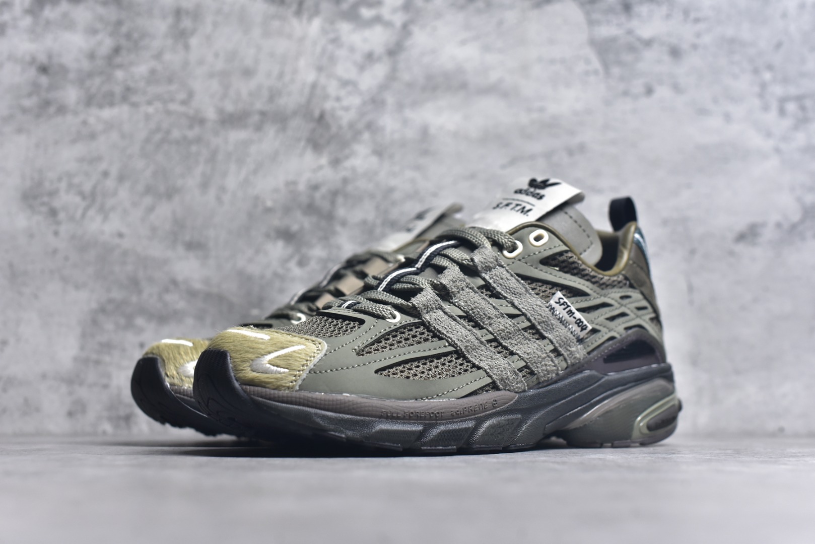 图片[2]-#SFTM x AD Originals ADISTAR CUSHION 联名复古舒适防滑耐磨低帮生活休闲鞋 JR8045实拍调校N版已经零色差零失真 百分百还原实物色彩所见即所得 不存在货不对板色差等低级问题 选购参考实物拍摄 不混卖不参货 只用心做好货严格选品 承诺混一赔十 尺码：36 36.5 37.5 38 38.5 39 40 40.5 41 42 42.5 43 44 44.5 45-选品中心