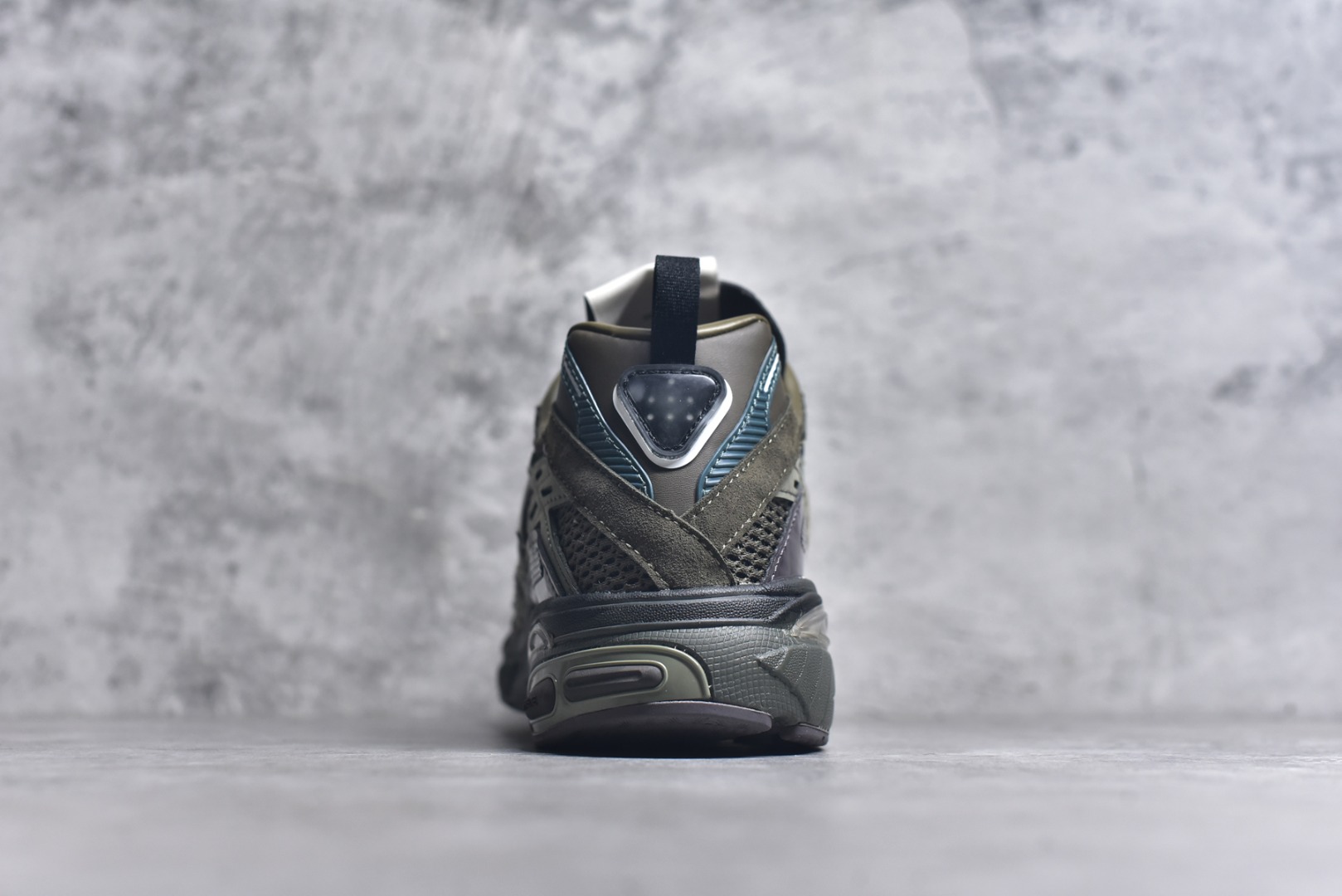 图片[5]-#SFTM x AD Originals ADISTAR CUSHION 联名复古舒适防滑耐磨低帮生活休闲鞋 JR8045实拍调校N版已经零色差零失真 百分百还原实物色彩所见即所得 不存在货不对板色差等低级问题 选购参考实物拍摄 不混卖不参货 只用心做好货严格选品 承诺混一赔十 尺码：36 36.5 37.5 38 38.5 39 40 40.5 41 42 42.5 43 44 44.5 45-选品中心