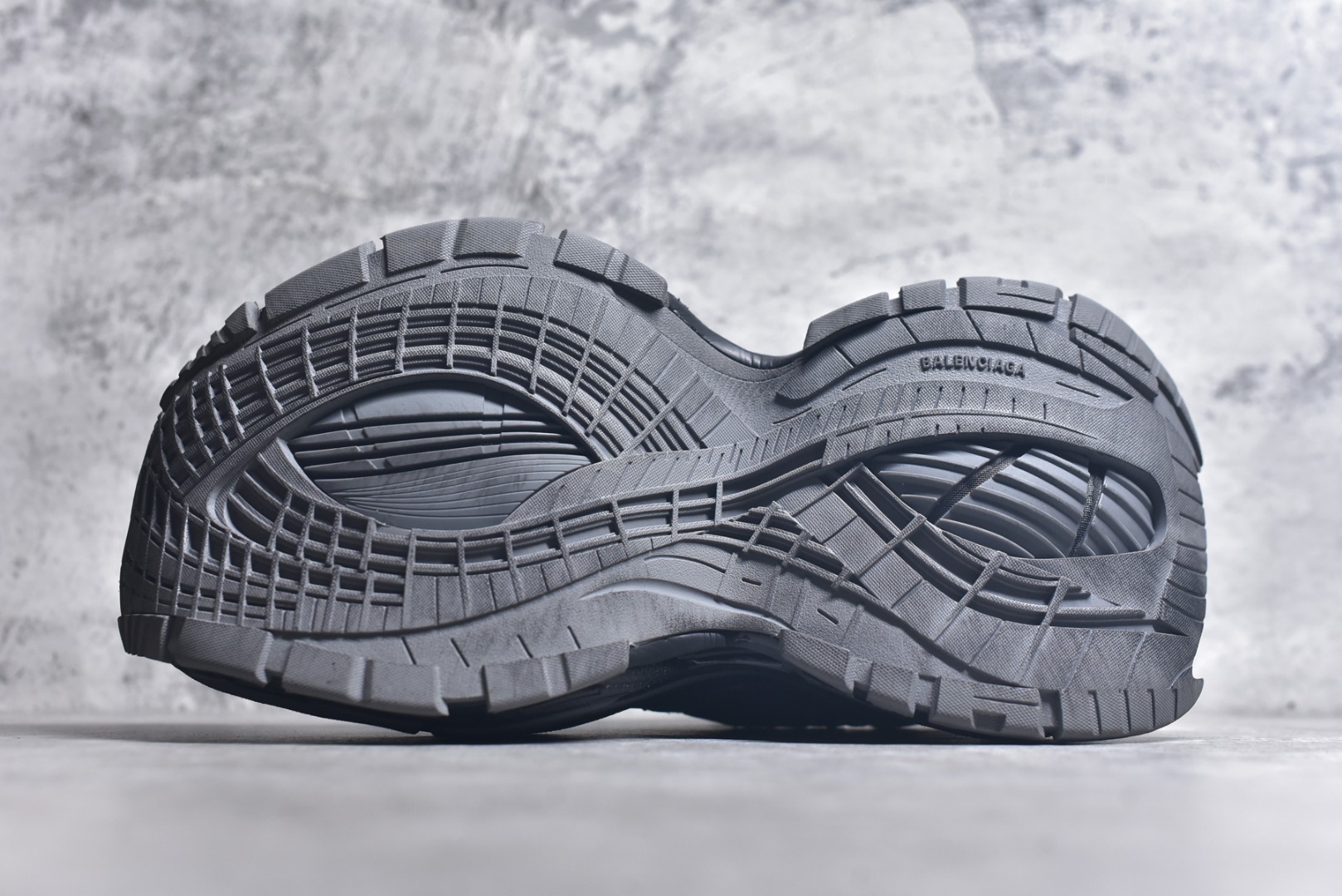 图片[6]-#Balenciaga巴黎世家 Platform 厚底系带老爹鞋 XA纯原生产线出品独家工艺 夸张鞋型 超厚鞋底 同步原鞋 用一双「旧鞋」传递复古感 后侧板翘起的鞋头 则展示了 Demna 在结构上的未来构想 原装大盒从里到外一切百分百还原官方配置 区别市面所有版本 一切细节高端还原 欢迎挑刺 碾压一切版本 货号：821137 WPLTF 10111633 尺码：35 36 37 38 39 40 41 42 43 44 45 46 (偏大一码）-选品中心