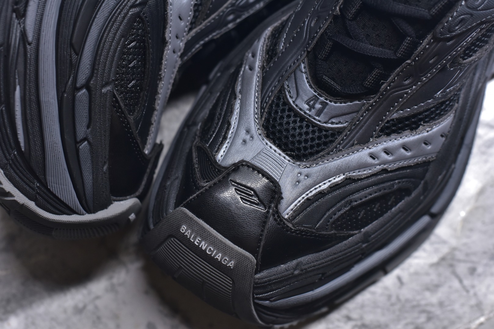 图片[8]-#Balenciaga巴黎世家 Platform 厚底系带老爹鞋 XA纯原生产线出品独家工艺 夸张鞋型 超厚鞋底 同步原鞋 用一双「旧鞋」传递复古感 后侧板翘起的鞋头 则展示了 Demna 在结构上的未来构想 原装大盒从里到外一切百分百还原官方配置 区别市面所有版本 一切细节高端还原 欢迎挑刺 碾压一切版本 货号：821137 WPLTF 10111633 尺码：35 36 37 38 39 40 41 42 43 44 45 46 (偏大一码）-选品中心
