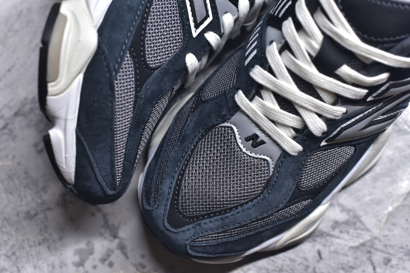 图片[8]-#New Balance NB9060 联名款 复古休闲运动慢跑鞋 粉棕色U9060BLC 全套原楦原纸板原厂数据开发 进口三明治网面 原装进口翻毛皮料正确绒感卡色 正确中底拉帮中底网布细节 原厂标裁 带紫光防伪 定制后跟透明水晶模块 冲裁组合 大底贴合程度胶水上色把控完美 整洁度挑战全网艺术家 多道序QC把关品质完善 匠心打造 耗时两个月开发完成 工艺极其复杂难度可想而知 新开独立私模大底 全网唯一正确六层组合大底 高端零售专供产物 尺码：36 37 37.5 38 38.5 39 40 40.5 41 42 42.5 43 44 45 46.5-选品中心
