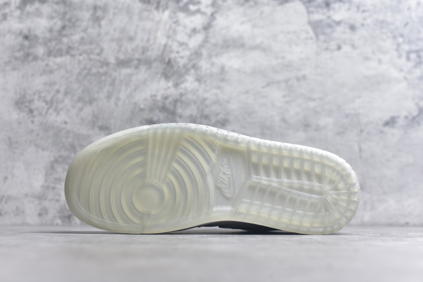 图片[6]-#Air Jordan AJ1 Low 低帮 浅绿HF4078-100 终端优势供应 市面中低帮最具代表性版本没有之一 口碑大厂出品 品控大底版型不断改良更新 全套原纸板楦头开发 确保原汁原味 完美呈现版型 完美零毛边处理 原厂内置全掌气垫 价格定位良心 平台专用代工流水线出品 一眼公司既视感 拿到手的一瞬间就与众不同 碾压市面所有版本 全部原鞋开发 每一个配色都会采购原鞋确认细节 打破市面看图做货无好货之说 尺码：35.5 36 36.5 37.5 38 38.5 39 40 40.5 41 42 42.5 43 44 44.5 45 46-选品中心
