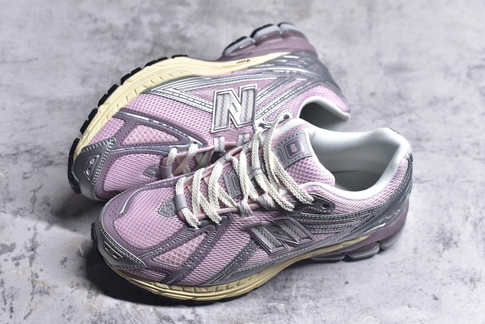图片[7]-#New Balance 1906系列复古老爹风休闲运动慢跑鞋 #采用轻质牛剖革拼接透气网眼衬垫织物鞋面材质 T-Beam大底提供足步弓支撑，保持步态稳定 后跟搭载外露缓震胶 货号：U1906RNF 尺码：36 37 37.5 38 38.5 39 40 40.5 41 42 42.5 43 44 44.5 45 46.5-选品中心