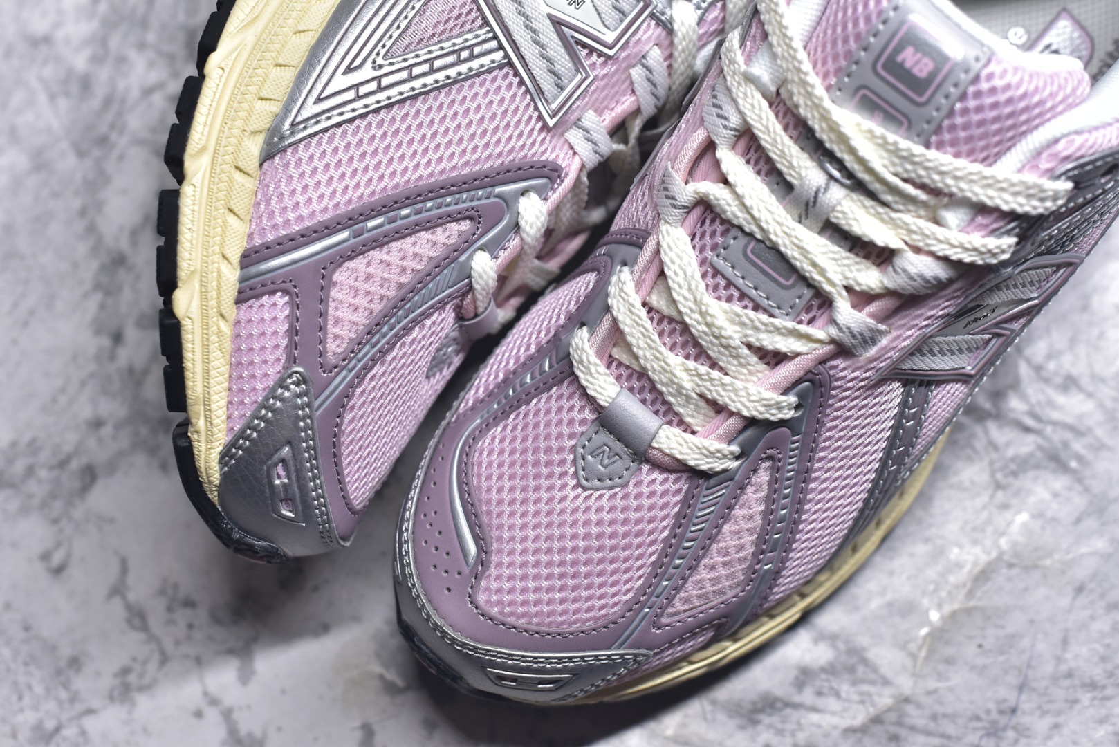 图片[8]-#New Balance 1906系列复古老爹风休闲运动慢跑鞋 #采用轻质牛剖革拼接透气网眼衬垫织物鞋面材质 T-Beam大底提供足步弓支撑，保持步态稳定 后跟搭载外露缓震胶 货号：U1906RNF 尺码：36 37 37.5 38 38.5 39 40 40.5 41 42 42.5 43 44 44.5 45 46.5-选品中心