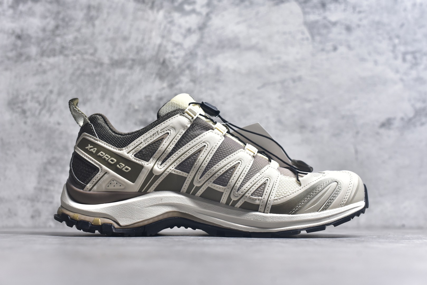 图片[3]-#Salomon XA PRO 3D EXPANSE萨洛蒙户外越野跑鞋 鞋面采用SENSIFIT贴合技术 全方位贴合包裹脚型 鞋跟部鞋底牵引设计 提供强大的抓地性能 更适应野外崎岖不平的道路 其3D ADVANCED CHASSIS底盘 材料轻量大化 钉齿设计更具稳定性、防护性 鞋底易磨损区运用CONTAGRIP高耐磨材料 应对城市硬质路面长距离跑考验 货号：478848-26 尺码：36 36.5 37.5 38 38.5 39 40 40.5 41 42 42.5 43 44 45 46-选品中心