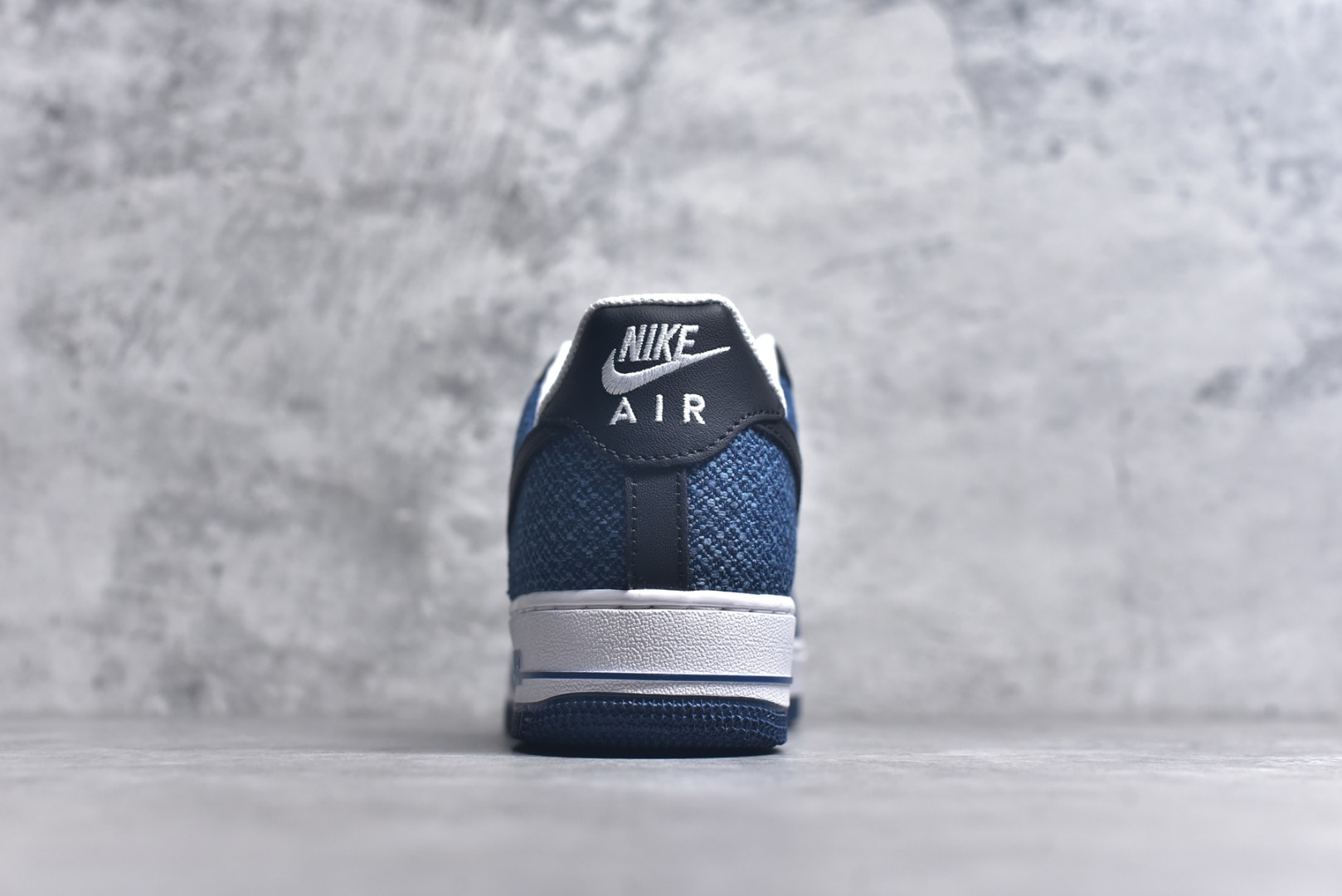 图片[5]-#NK Air Force 1´07 Low 空军一号低帮百搭休闲运动板鞋 ZH0316-089 柔软、弹性十足的缓震性能和出色的中底设计 横跨复古与现代的外型结合 造就出风靡全球 三十多年的Force 1 直到今天还深受青睐 实拍调校N版已经零色差零失真 百分百还原实物色彩所见即所得 不存在货不对板色差等低级问题 选购参考实物拍摄 不混卖不参货 只用心做好货严格选品 承诺混一赔十 尺码：36 36.5 37.5 38 38.5 39 40 40.5 41 42 42.5 43 44 44.5 45-选品中心