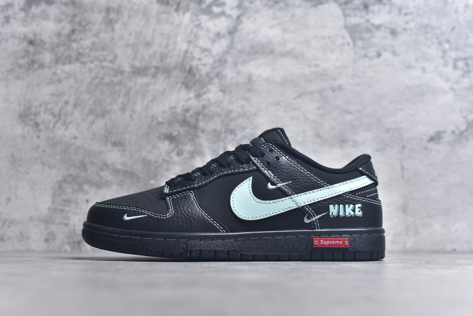 #Nike SB Dunk Low SUP联名 蒂芙尼三小勾 周年高端定制 低帮休闲板鞋 SC9207-422 #原楦头原纸板 原装鞋盒 定制五金配件 内置全掌气垫 原厂鞋底 尺码：36 36.5 37.5 38 38.5 39 40 40.5 41 42 42.5 43 44 44.5 45 9.E5-选品中心