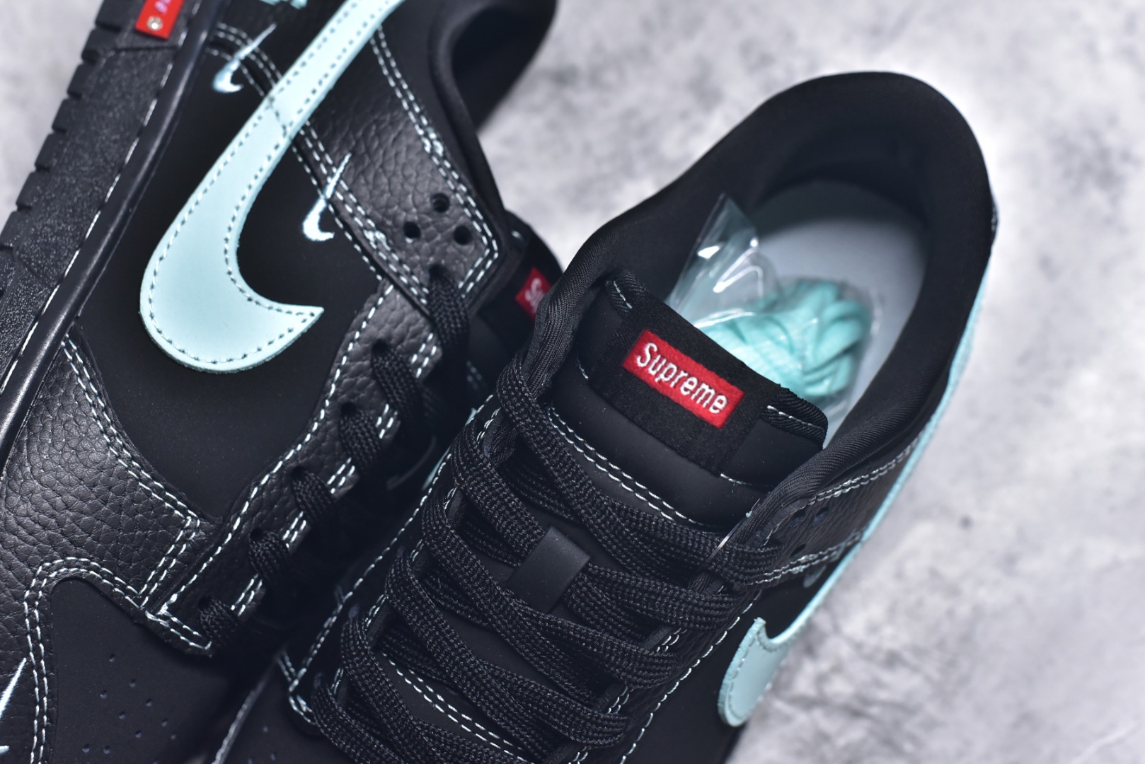 图片[9]-#Nike SB Dunk Low SUP联名 蒂芙尼三小勾 周年高端定制 低帮休闲板鞋 SC9207-422 #原楦头原纸板 原装鞋盒 定制五金配件 内置全掌气垫 原厂鞋底 尺码：36 36.5 37.5 38 38.5 39 40 40.5 41 42 42.5 43 44 44.5 45 9.E5-选品中心