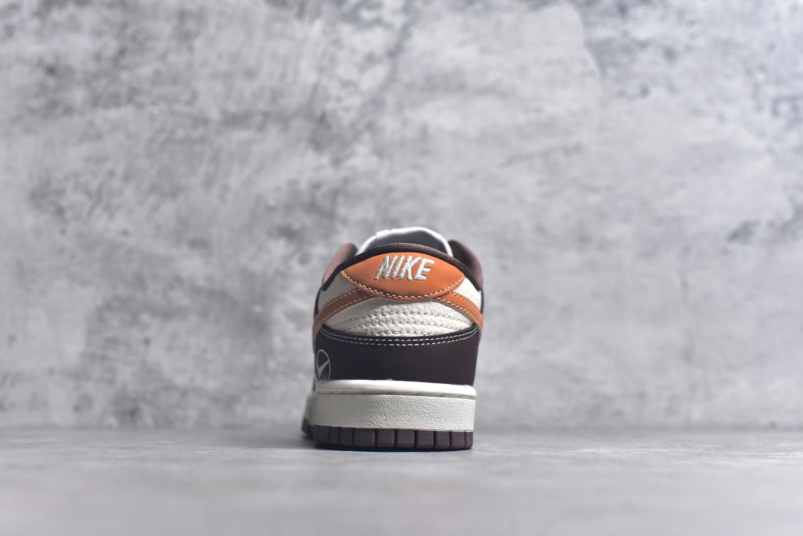 图片[5]-#Nike SB Dunk Low 深棕鬼脸 周年高端定制 低帮休闲板鞋 KK1333-034 #原楦头原纸板 原装鞋盒 定制五金配件 内置全掌气垫 原厂鞋底 尺码：36 36.5 37.5 38 38.5 39 40 40.5 41 42 42.5 43 44 44.5 45 9.E5-选品中心