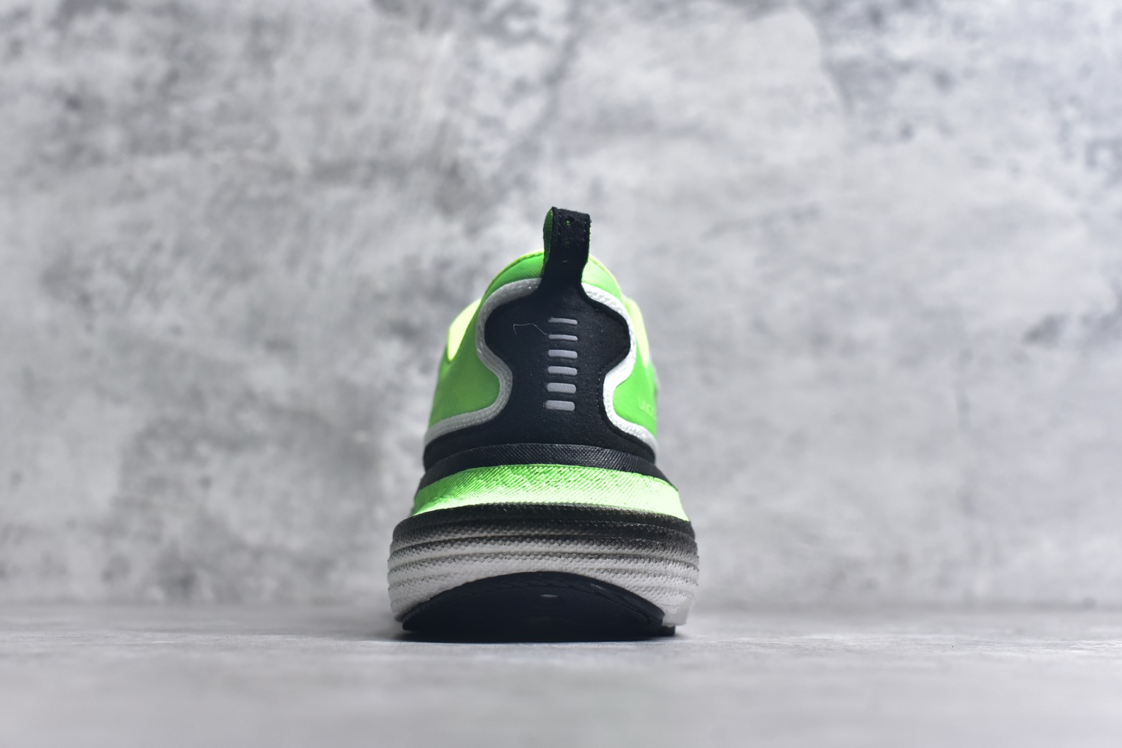 图片[5]-#Under Armour Infinite Elite 2 安德玛舒适防滑耐磨低帮越野短跑跑步鞋 Under Armour成立于1996年，创办者是前马里兰橄榄球明星KevinPlank。在美国，提到Under Armour，必然会想起高端和专业的运动装备，Under Armour 逐渐成为“专业”的代名词。Under Armour在专业运动装备领域达到了一定高度，可以说是专业运动装备的优选。实拍调校N版已经零色差零失真 百分百还原实物色彩所见即所得 不存在货不对板色差等低级问题 选购参考实物拍摄 不混卖不参货 只用心做好货严格选品 承诺混一赔十 尺码：36-45 不含半码-选品中心