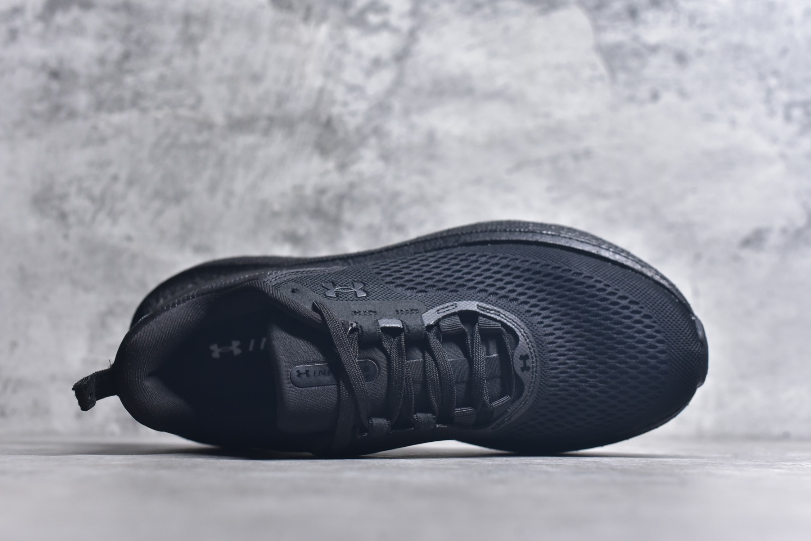 图片[4]-#Under Armour Infinite Elite 2 安德玛舒适防滑耐磨低帮越野短跑跑步鞋 Under Armour成立于1996年，创办者是前马里兰橄榄球明星KevinPlank。在美国，提到Under Armour，必然会想起高端和专业的运动装备，Under Armour 逐渐成为“专业”的代名词。Under Armour在专业运动装备领域达到了一定高度，可以说是专业运动装备的优选。实拍调校N版已经零色差零失真 百分百还原实物色彩所见即所得 不存在货不对板色差等低级问题 选购参考实物拍摄 不混卖不参货 只用心做好货严格选品 承诺混一赔十 尺码：36-45 不含半码-选品中心