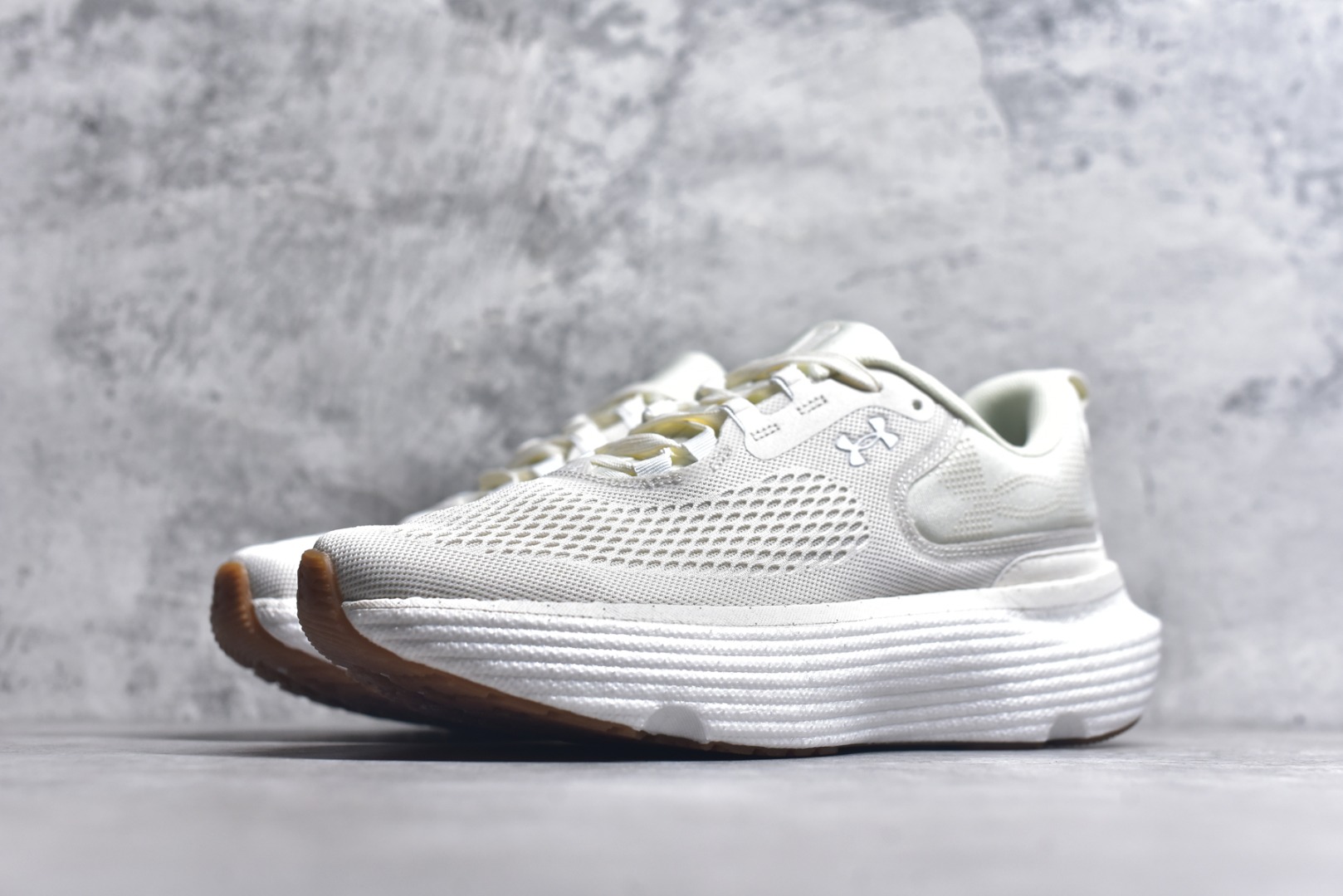 图片[2]-#Under Armour Infinite Elite 2 安德玛舒适防滑耐磨低帮越野短跑跑步鞋 Under Armour成立于1996年，创办者是前马里兰橄榄球明星KevinPlank。在美国，提到Under Armour，必然会想起高端和专业的运动装备，Under Armour 逐渐成为“专业”的代名词。Under Armour在专业运动装备领域达到了一定高度，可以说是专业运动装备的优选。实拍调校N版已经零色差零失真 百分百还原实物色彩所见即所得 不存在货不对板色差等低级问题 选购参考实物拍摄 不混卖不参货 只用心做好货严格选品 承诺混一赔十 尺码：36-45 不含半码-选品中心