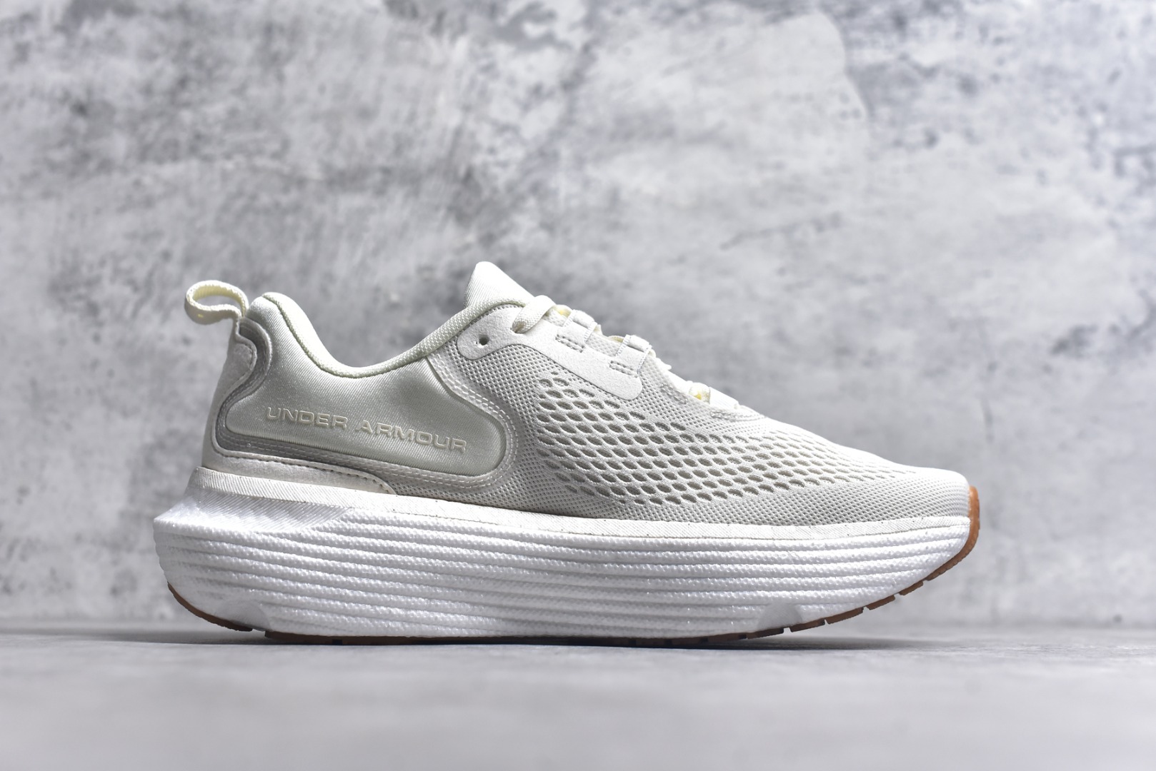 图片[3]-#Under Armour Infinite Elite 2 安德玛舒适防滑耐磨低帮越野短跑跑步鞋 Under Armour成立于1996年，创办者是前马里兰橄榄球明星KevinPlank。在美国，提到Under Armour，必然会想起高端和专业的运动装备，Under Armour 逐渐成为“专业”的代名词。Under Armour在专业运动装备领域达到了一定高度，可以说是专业运动装备的优选。实拍调校N版已经零色差零失真 百分百还原实物色彩所见即所得 不存在货不对板色差等低级问题 选购参考实物拍摄 不混卖不参货 只用心做好货严格选品 承诺混一赔十 尺码：36-45 不含半码-选品中心