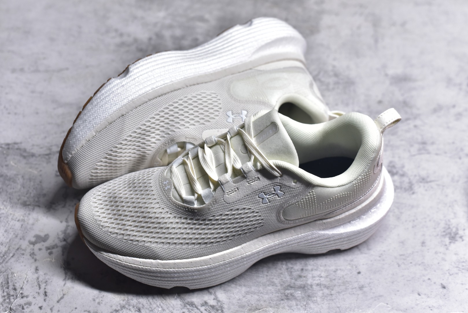 图片[7]-#Under Armour Infinite Elite 2 安德玛舒适防滑耐磨低帮越野短跑跑步鞋 Under Armour成立于1996年，创办者是前马里兰橄榄球明星KevinPlank。在美国，提到Under Armour，必然会想起高端和专业的运动装备，Under Armour 逐渐成为“专业”的代名词。Under Armour在专业运动装备领域达到了一定高度，可以说是专业运动装备的优选。实拍调校N版已经零色差零失真 百分百还原实物色彩所见即所得 不存在货不对板色差等低级问题 选购参考实物拍摄 不混卖不参货 只用心做好货严格选品 承诺混一赔十 尺码：36-45 不含半码-选品中心