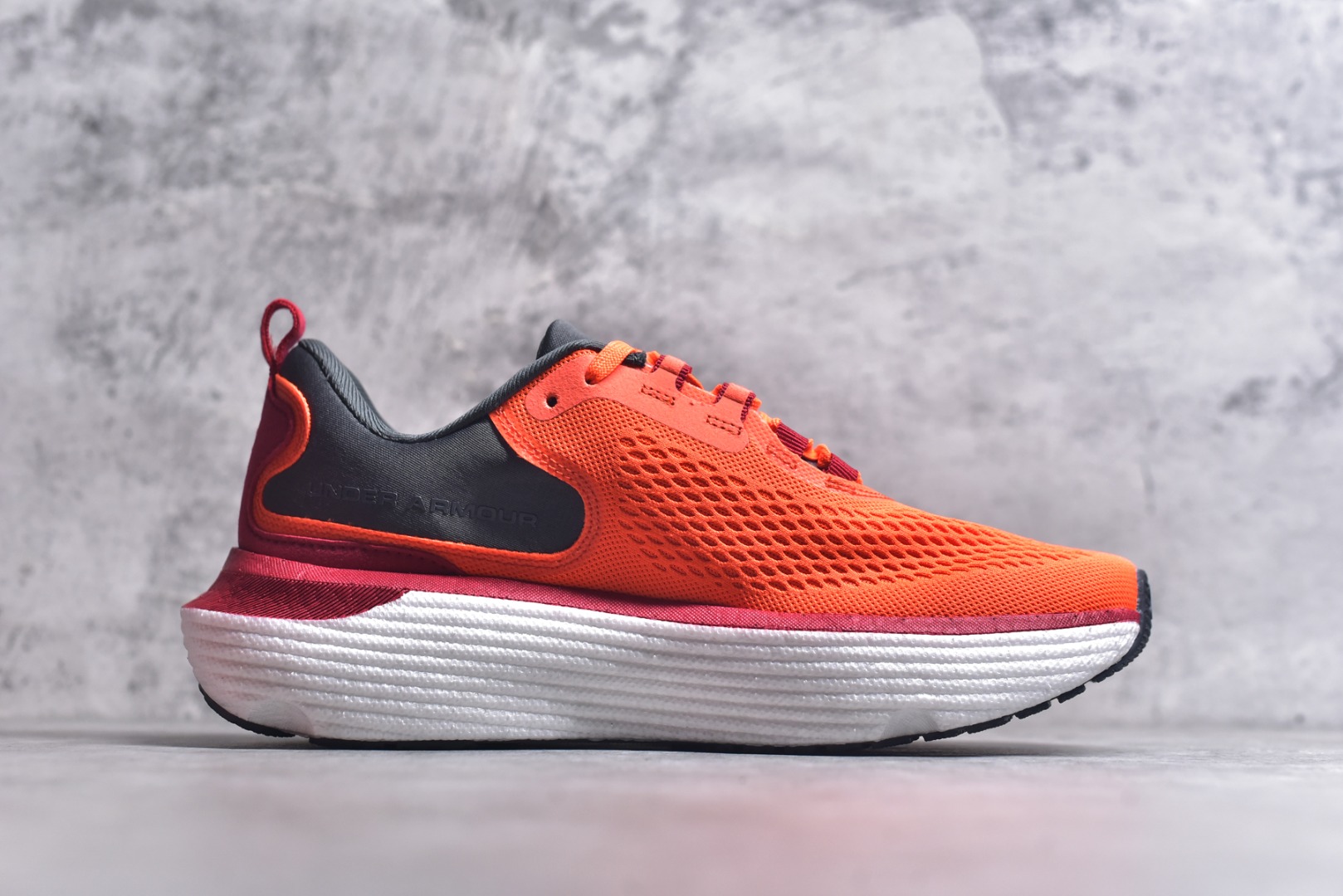 图片[3]-#Under Armour Infinite Elite 2 安德玛舒适防滑耐磨低帮越野短跑跑步鞋 Under Armour成立于1996年，创办者是前马里兰橄榄球明星KevinPlank。在美国，提到Under Armour，必然会想起高端和专业的运动装备，Under Armour 逐渐成为“专业”的代名词。Under Armour在专业运动装备领域达到了一定高度，可以说是专业运动装备的优选。实拍调校N版已经零色差零失真 百分百还原实物色彩所见即所得 不存在货不对板色差等低级问题 选购参考实物拍摄 不混卖不参货 只用心做好货严格选品 承诺混一赔十 尺码：36-45 不含半码-选品中心