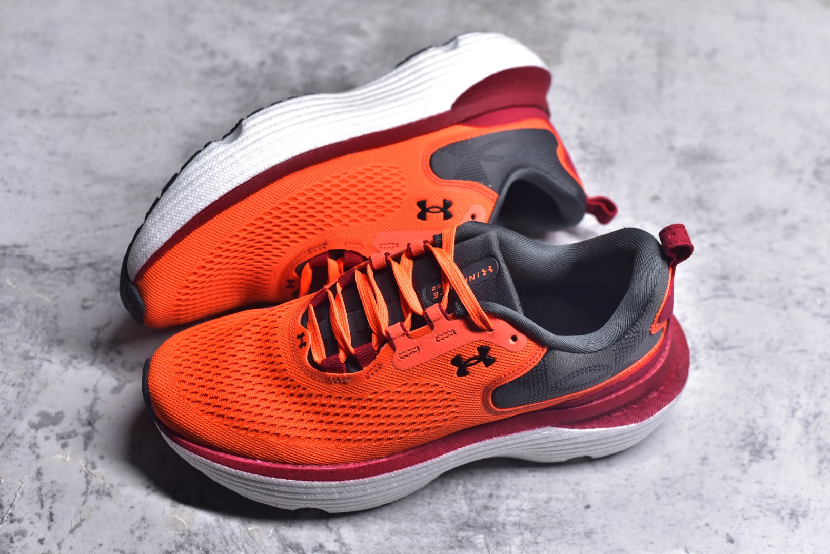 图片[7]-#Under Armour Infinite Elite 2 安德玛舒适防滑耐磨低帮越野短跑跑步鞋 Under Armour成立于1996年，创办者是前马里兰橄榄球明星KevinPlank。在美国，提到Under Armour，必然会想起高端和专业的运动装备，Under Armour 逐渐成为“专业”的代名词。Under Armour在专业运动装备领域达到了一定高度，可以说是专业运动装备的优选。实拍调校N版已经零色差零失真 百分百还原实物色彩所见即所得 不存在货不对板色差等低级问题 选购参考实物拍摄 不混卖不参货 只用心做好货严格选品 承诺混一赔十 尺码：36-45 不含半码-选品中心