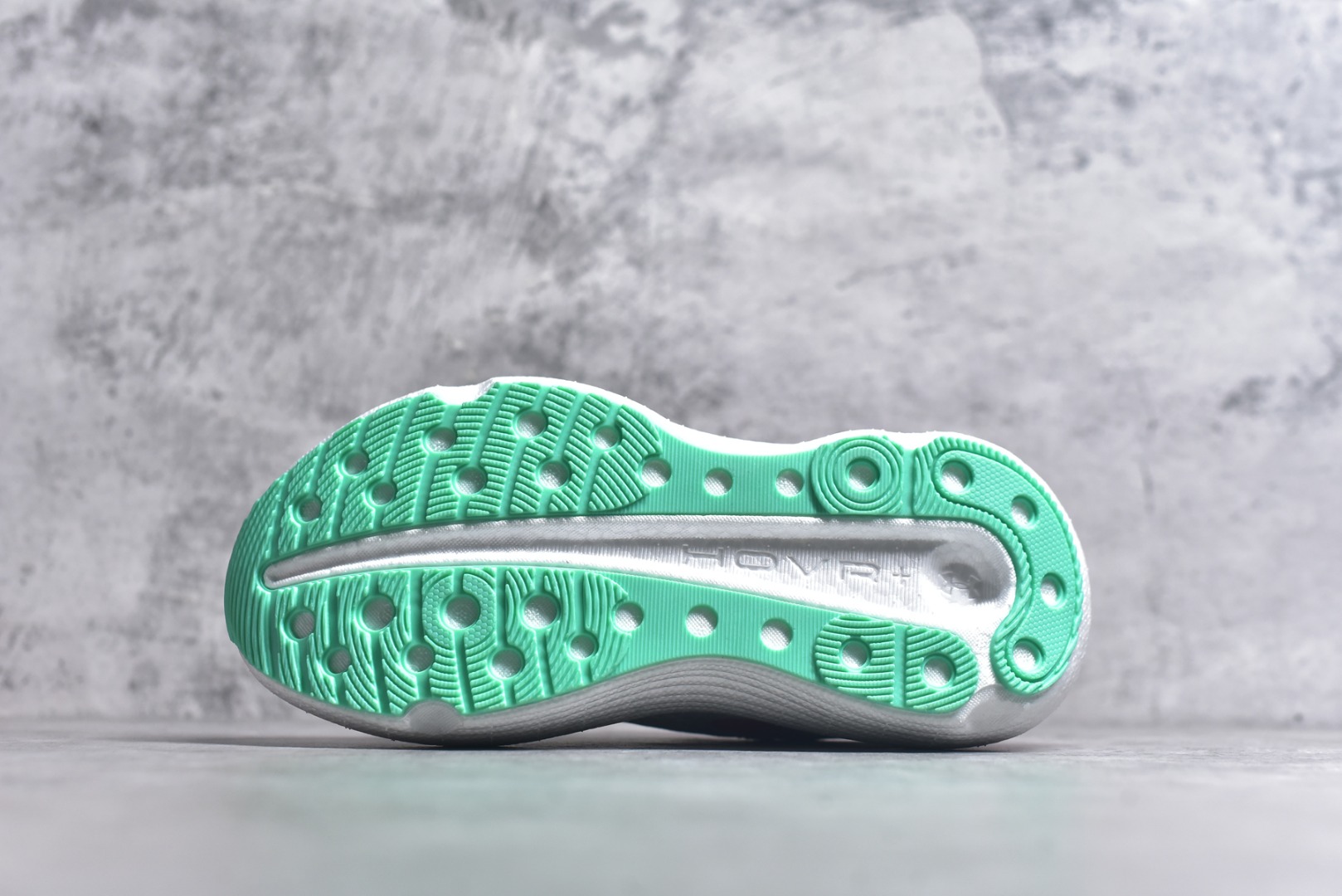 图片[6]-#Under Armour Infinite Elite 2 安德玛舒适防滑耐磨低帮越野短跑跑步鞋 Under Armour成立于1996年，创办者是前马里兰橄榄球明星KevinPlank。在美国，提到Under Armour，必然会想起高端和专业的运动装备，Under Armour 逐渐成为“专业”的代名词。Under Armour在专业运动装备领域达到了一定高度，可以说是专业运动装备的优选。实拍调校N版已经零色差零失真 百分百还原实物色彩所见即所得 不存在货不对板色差等低级问题 选购参考实物拍摄 不混卖不参货 只用心做好货严格选品 承诺混一赔十 尺码：36-40不含半码-选品中心