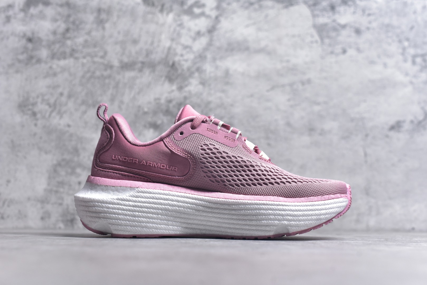 图片[3]-#Under Armour Infinite Elite 2 安德玛舒适防滑耐磨低帮越野短跑跑步鞋 Under Armour成立于1996年，创办者是前马里兰橄榄球明星KevinPlank。在美国，提到Under Armour，必然会想起高端和专业的运动装备，Under Armour 逐渐成为“专业”的代名词。Under Armour在专业运动装备领域达到了一定高度，可以说是专业运动装备的优选。实拍调校N版已经零色差零失真 百分百还原实物色彩所见即所得 不存在货不对板色差等低级问题 选购参考实物拍摄 不混卖不参货 只用心做好货严格选品 承诺混一赔十 尺码：36-40 不含半码-选品中心