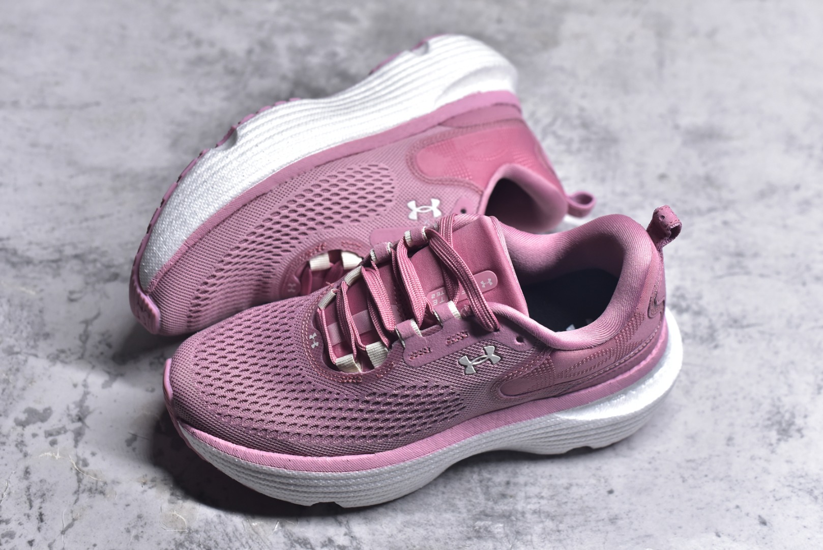 图片[7]-#Under Armour Infinite Elite 2 安德玛舒适防滑耐磨低帮越野短跑跑步鞋 Under Armour成立于1996年，创办者是前马里兰橄榄球明星KevinPlank。在美国，提到Under Armour，必然会想起高端和专业的运动装备，Under Armour 逐渐成为“专业”的代名词。Under Armour在专业运动装备领域达到了一定高度，可以说是专业运动装备的优选。实拍调校N版已经零色差零失真 百分百还原实物色彩所见即所得 不存在货不对板色差等低级问题 选购参考实物拍摄 不混卖不参货 只用心做好货严格选品 承诺混一赔十 尺码：36-40 不含半码-选品中心