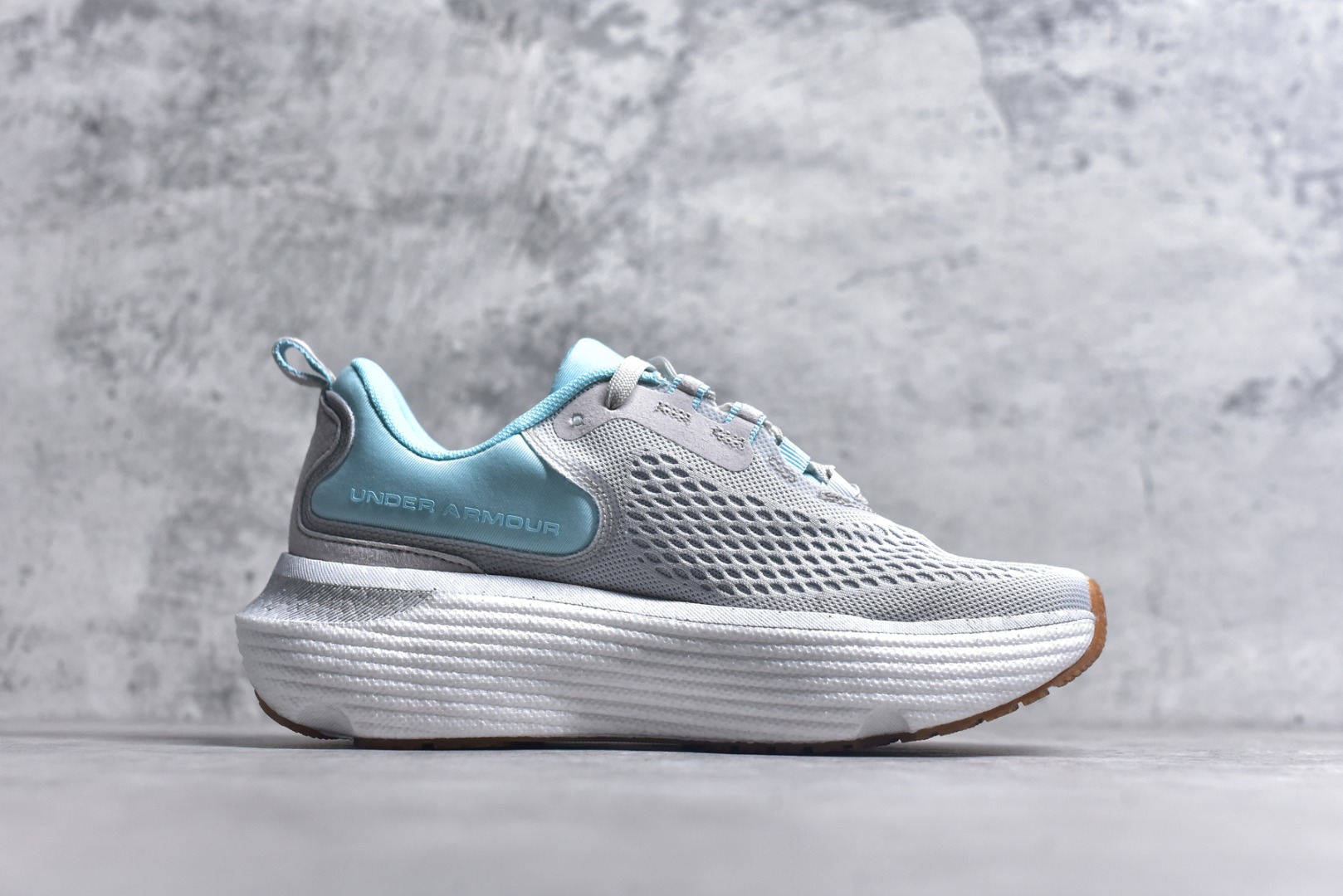 图片[3]-#Under Armour Infinite Elite 2 安德玛舒适防滑耐磨低帮越野短跑跑步鞋 Under Armour成立于1996年，创办者是前马里兰橄榄球明星KevinPlank。在美国，提到Under Armour，必然会想起高端和专业的运动装备，Under Armour 逐渐成为“专业”的代名词。Under Armour在专业运动装备领域达到了一定高度，可以说是专业运动装备的优选。实拍调校N版已经零色差零失真 百分百还原实物色彩所见即所得 不存在货不对板色差等低级问题 选购参考实物拍摄 不混卖不参货 只用心做好货严格选品 承诺混一赔十 尺码：36-40 不含半码-选品中心