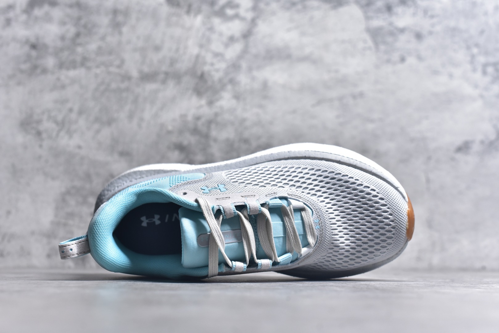 图片[4]-#Under Armour Infinite Elite 2 安德玛舒适防滑耐磨低帮越野短跑跑步鞋 Under Armour成立于1996年，创办者是前马里兰橄榄球明星KevinPlank。在美国，提到Under Armour，必然会想起高端和专业的运动装备，Under Armour 逐渐成为“专业”的代名词。Under Armour在专业运动装备领域达到了一定高度，可以说是专业运动装备的优选。实拍调校N版已经零色差零失真 百分百还原实物色彩所见即所得 不存在货不对板色差等低级问题 选购参考实物拍摄 不混卖不参货 只用心做好货严格选品 承诺混一赔十 尺码：36-40 不含半码-选品中心