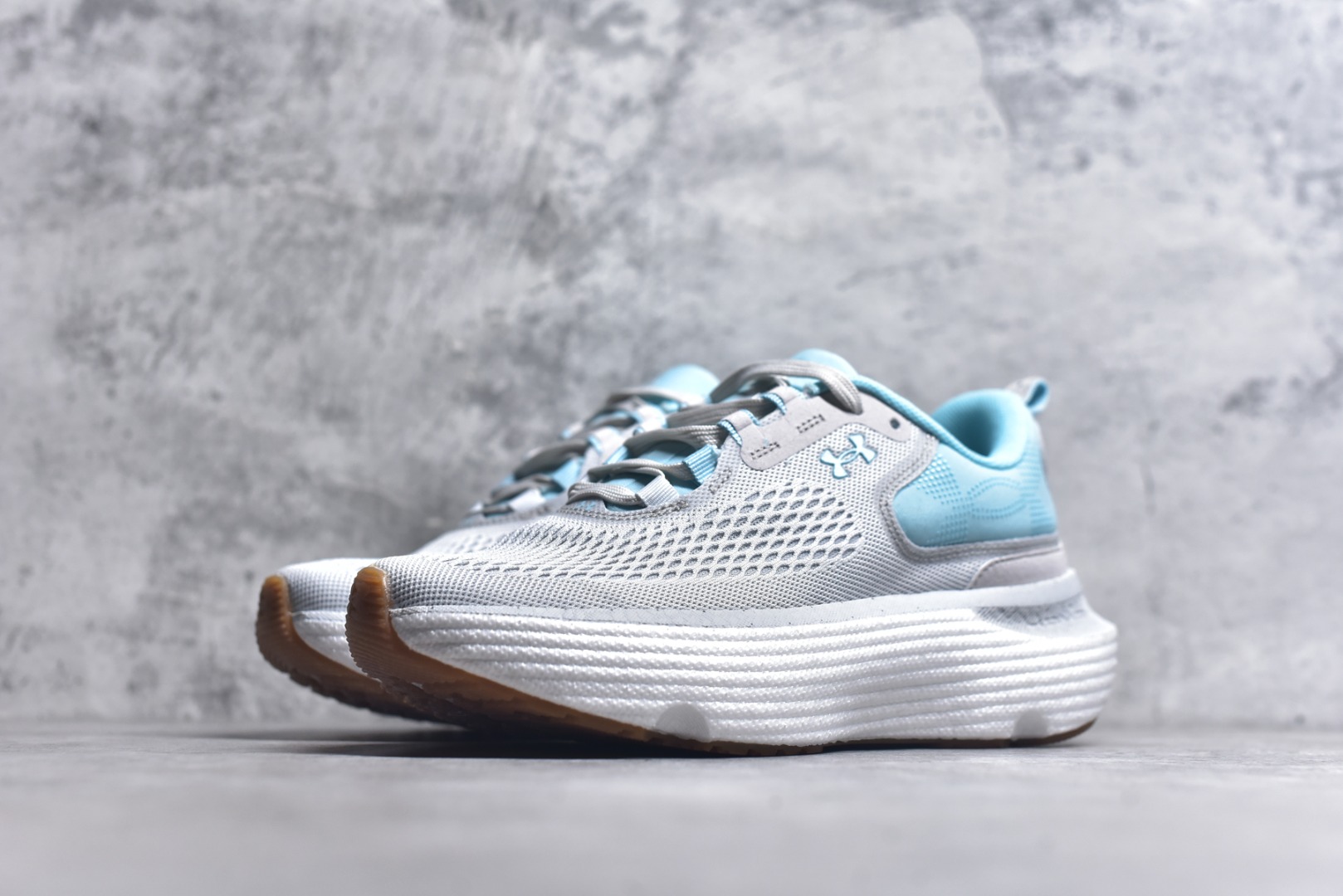 图片[2]-#Under Armour Infinite Elite 2 安德玛舒适防滑耐磨低帮越野短跑跑步鞋 Under Armour成立于1996年，创办者是前马里兰橄榄球明星KevinPlank。在美国，提到Under Armour，必然会想起高端和专业的运动装备，Under Armour 逐渐成为“专业”的代名词。Under Armour在专业运动装备领域达到了一定高度，可以说是专业运动装备的优选。实拍调校N版已经零色差零失真 百分百还原实物色彩所见即所得 不存在货不对板色差等低级问题 选购参考实物拍摄 不混卖不参货 只用心做好货严格选品 承诺混一赔十 尺码：36-40 不含半码-选品中心
