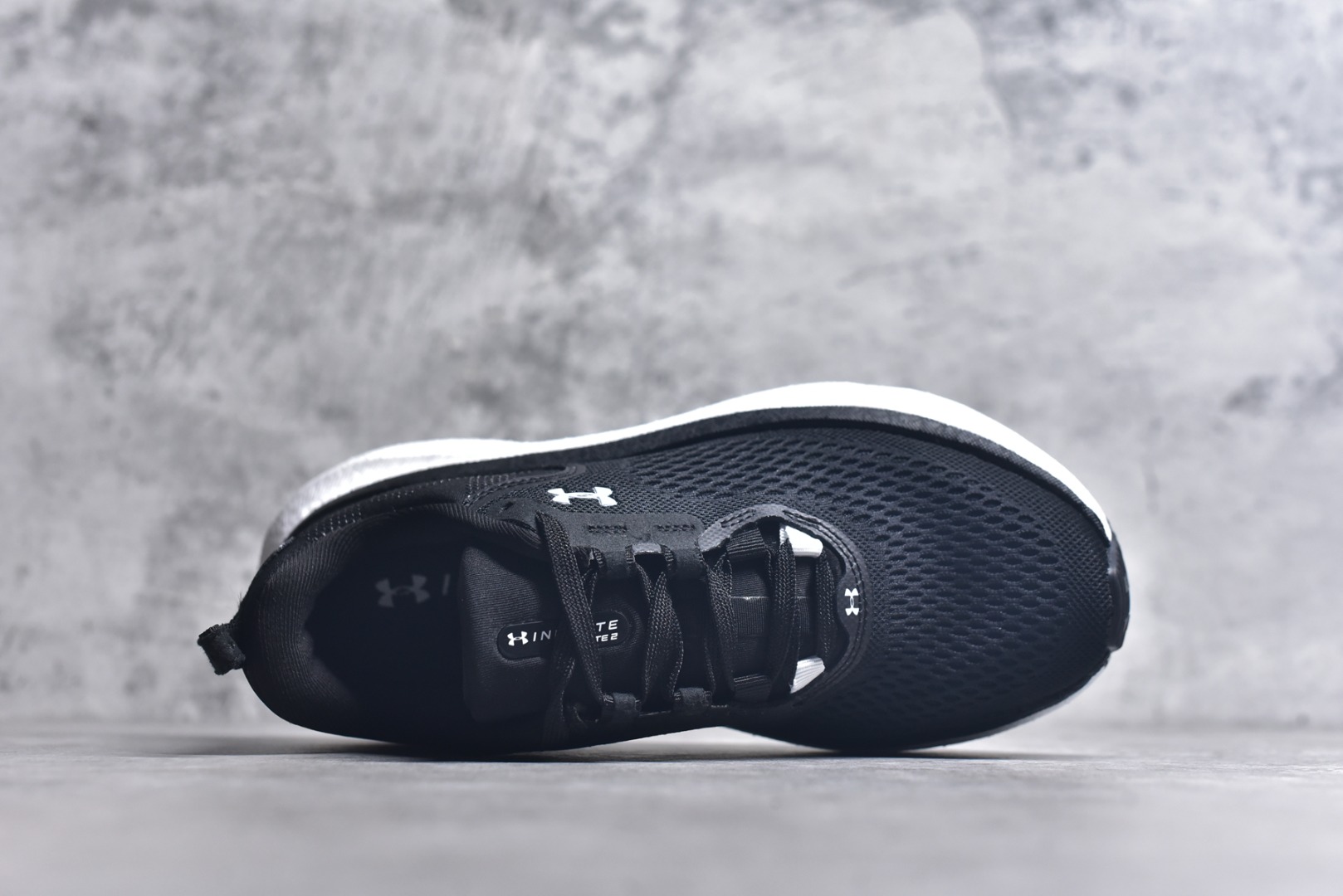 图片[4]-#Under Armour Infinite Elite 2 安德玛舒适防滑耐磨低帮越野短跑跑步鞋 Under Armour成立于1996年，创办者是前马里兰橄榄球明星KevinPlank。在美国，提到Under Armour，必然会想起高端和专业的运动装备，Under Armour 逐渐成为“专业”的代名词。Under Armour在专业运动装备领域达到了一定高度，可以说是专业运动装备的优选。实拍调校N版已经零色差零失真 百分百还原实物色彩所见即所得 不存在货不对板色差等低级问题 选购参考实物拍摄 不混卖不参货 只用心做好货严格选品 承诺混一赔十 尺码：36-45 不含半码-选品中心