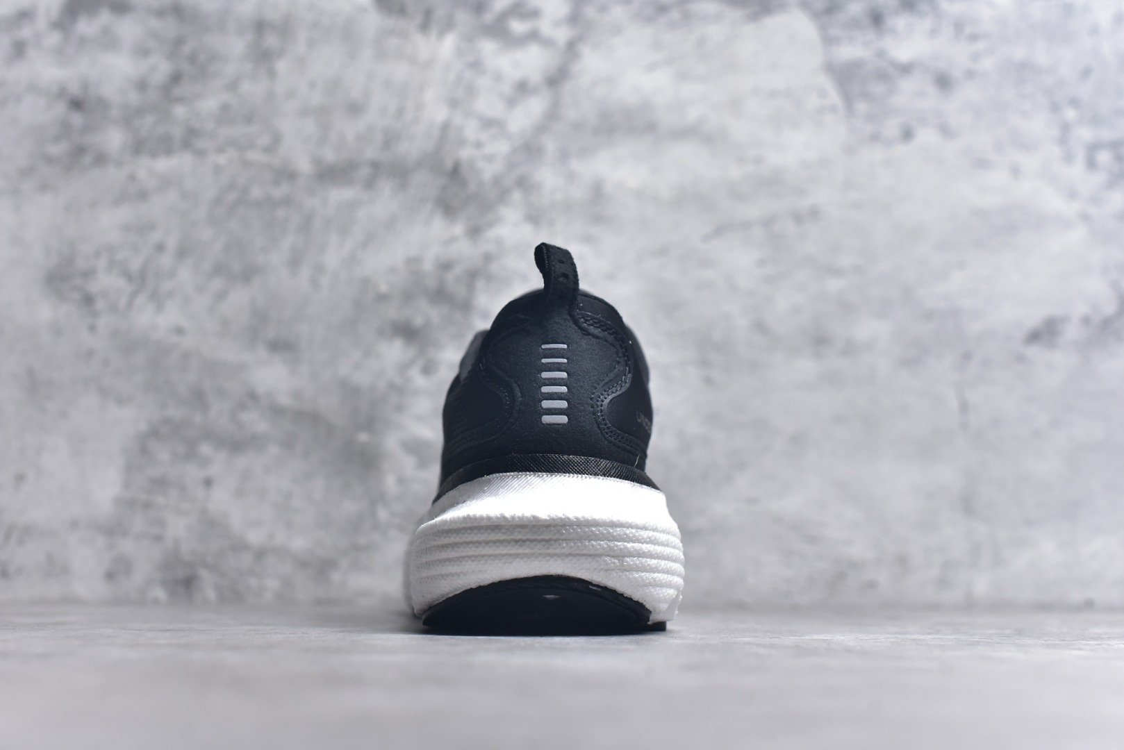 图片[5]-#Under Armour Infinite Elite 2 安德玛舒适防滑耐磨低帮越野短跑跑步鞋 Under Armour成立于1996年，创办者是前马里兰橄榄球明星KevinPlank。在美国，提到Under Armour，必然会想起高端和专业的运动装备，Under Armour 逐渐成为“专业”的代名词。Under Armour在专业运动装备领域达到了一定高度，可以说是专业运动装备的优选。实拍调校N版已经零色差零失真 百分百还原实物色彩所见即所得 不存在货不对板色差等低级问题 选购参考实物拍摄 不混卖不参货 只用心做好货严格选品 承诺混一赔十 尺码：36-45 不含半码-选品中心