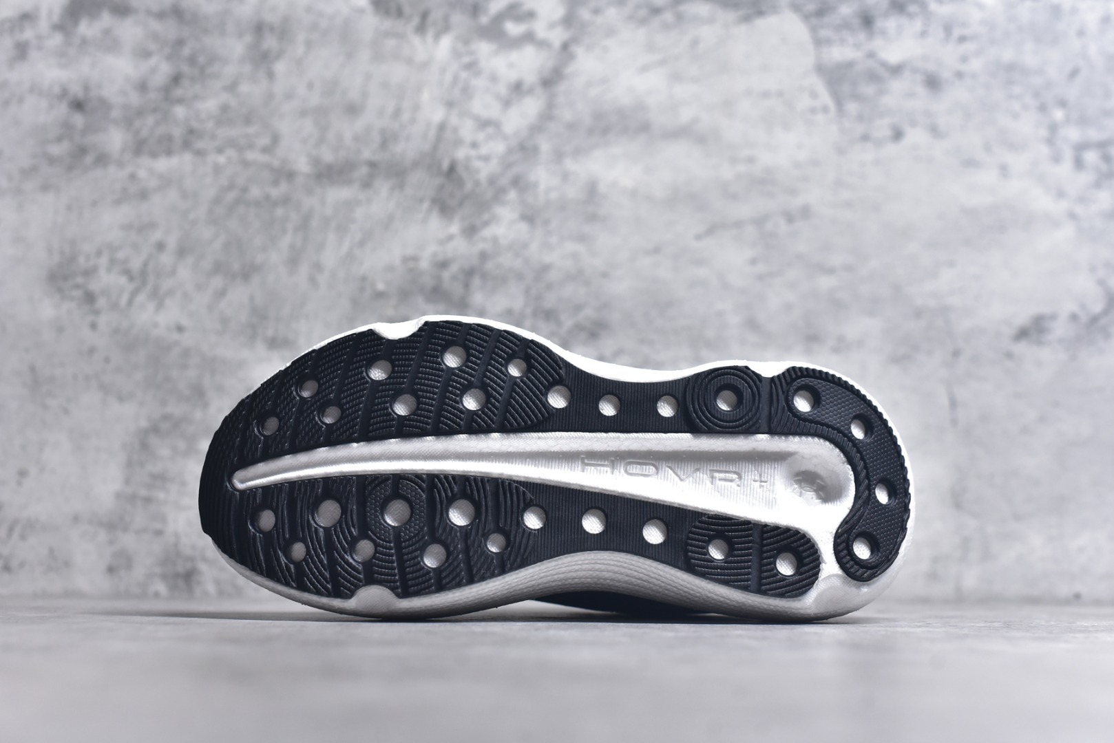 图片[6]-#Under Armour Infinite Elite 2 安德玛舒适防滑耐磨低帮越野短跑跑步鞋 Under Armour成立于1996年，创办者是前马里兰橄榄球明星KevinPlank。在美国，提到Under Armour，必然会想起高端和专业的运动装备，Under Armour 逐渐成为“专业”的代名词。Under Armour在专业运动装备领域达到了一定高度，可以说是专业运动装备的优选。实拍调校N版已经零色差零失真 百分百还原实物色彩所见即所得 不存在货不对板色差等低级问题 选购参考实物拍摄 不混卖不参货 只用心做好货严格选品 承诺混一赔十 尺码：36-45 不含半码-选品中心