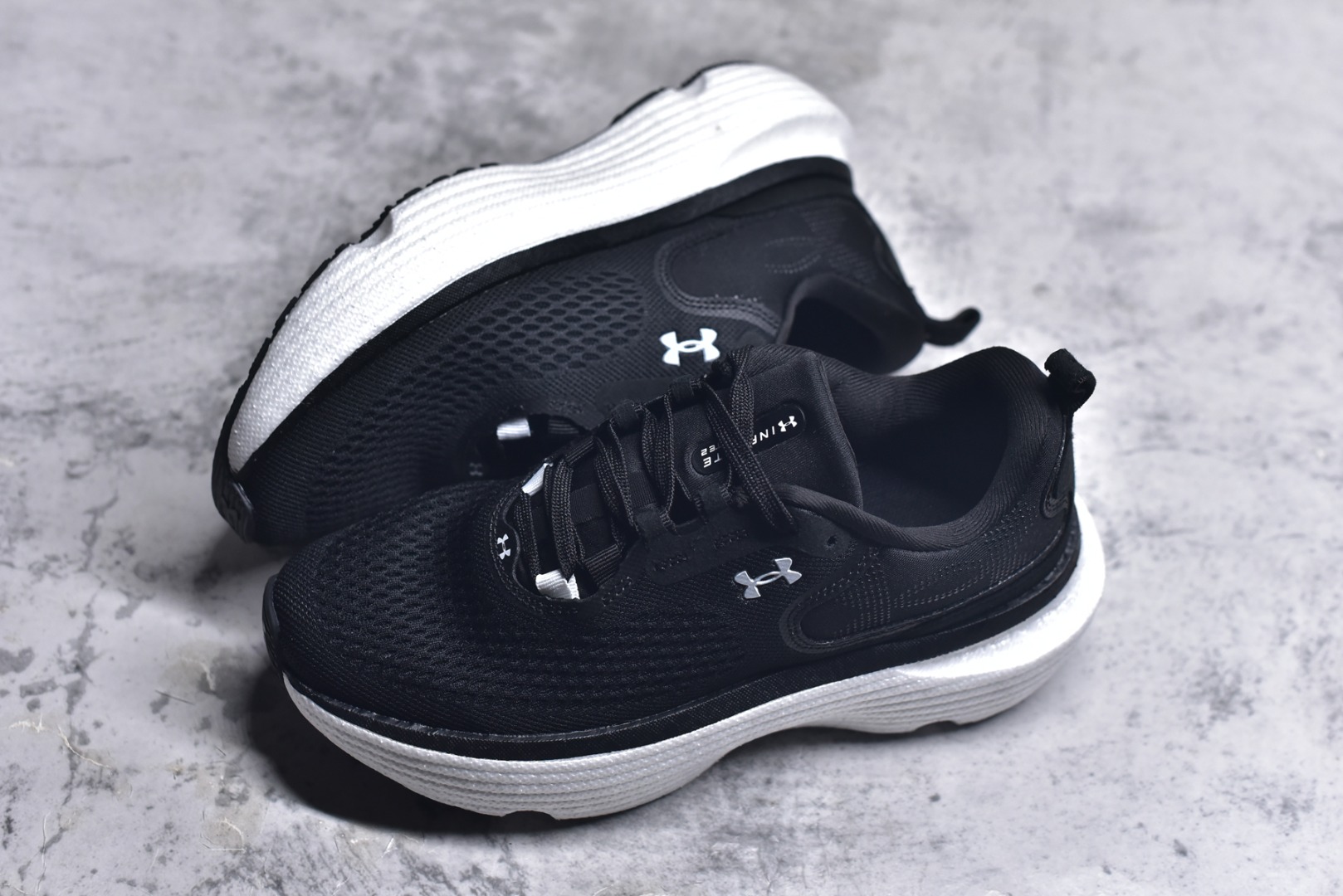 图片[7]-#Under Armour Infinite Elite 2 安德玛舒适防滑耐磨低帮越野短跑跑步鞋 Under Armour成立于1996年，创办者是前马里兰橄榄球明星KevinPlank。在美国，提到Under Armour，必然会想起高端和专业的运动装备，Under Armour 逐渐成为“专业”的代名词。Under Armour在专业运动装备领域达到了一定高度，可以说是专业运动装备的优选。实拍调校N版已经零色差零失真 百分百还原实物色彩所见即所得 不存在货不对板色差等低级问题 选购参考实物拍摄 不混卖不参货 只用心做好货严格选品 承诺混一赔十 尺码：36-45 不含半码-选品中心