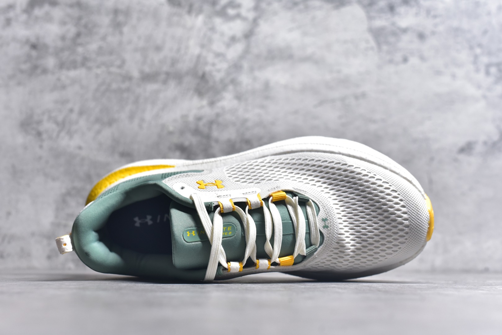 图片[4]-#Under Armour Infinite Elite 2 安德玛舒适防滑耐磨低帮越野短跑跑步鞋 Under Armour成立于1996年，创办者是前马里兰橄榄球明星KevinPlank。在美国，提到Under Armour，必然会想起高端和专业的运动装备，Under Armour 逐渐成为“专业”的代名词。Under Armour在专业运动装备领域达到了一定高度，可以说是专业运动装备的优选。实拍调校N版已经零色差零失真 百分百还原实物色彩所见即所得 不存在货不对板色差等低级问题 选购参考实物拍摄 不混卖不参货 只用心做好货严格选品 承诺混一赔十 尺码：36-45 不含半码-选品中心