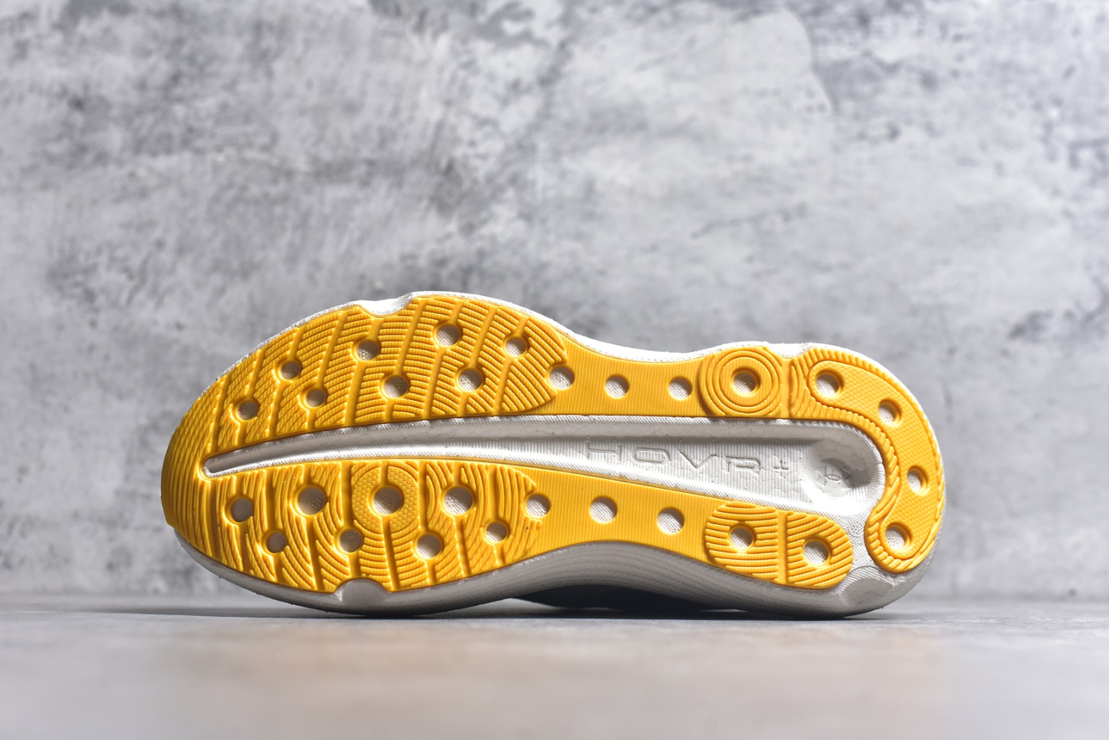图片[6]-#Under Armour Infinite Elite 2 安德玛舒适防滑耐磨低帮越野短跑跑步鞋 Under Armour成立于1996年，创办者是前马里兰橄榄球明星KevinPlank。在美国，提到Under Armour，必然会想起高端和专业的运动装备，Under Armour 逐渐成为“专业”的代名词。Under Armour在专业运动装备领域达到了一定高度，可以说是专业运动装备的优选。实拍调校N版已经零色差零失真 百分百还原实物色彩所见即所得 不存在货不对板色差等低级问题 选购参考实物拍摄 不混卖不参货 只用心做好货严格选品 承诺混一赔十 尺码：36-45 不含半码-选品中心