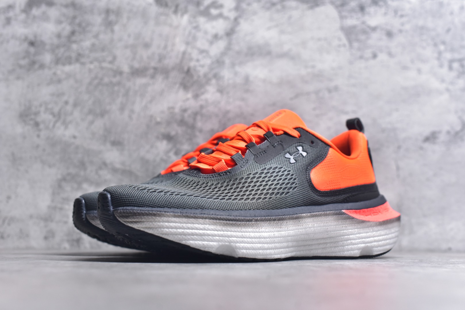 图片[2]-#Under Armour Infinite Elite 2 安德玛舒适防滑耐磨低帮越野短跑跑步鞋 Under Armour成立于1996年，创办者是前马里兰橄榄球明星KevinPlank。在美国，提到Under Armour，必然会想起高端和专业的运动装备，Under Armour 逐渐成为“专业”的代名词。Under Armour在专业运动装备领域达到了一定高度，可以说是专业运动装备的优选。实拍调校N版已经零色差零失真 百分百还原实物色彩所见即所得 不存在货不对板色差等低级问题 选购参考实物拍摄 不混卖不参货 只用心做好货严格选品 承诺混一赔十 尺码：36-45 不含半码-选品中心