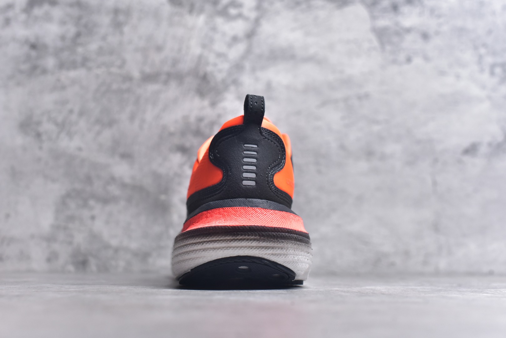 图片[5]-#Under Armour Infinite Elite 2 安德玛舒适防滑耐磨低帮越野短跑跑步鞋 Under Armour成立于1996年，创办者是前马里兰橄榄球明星KevinPlank。在美国，提到Under Armour，必然会想起高端和专业的运动装备，Under Armour 逐渐成为“专业”的代名词。Under Armour在专业运动装备领域达到了一定高度，可以说是专业运动装备的优选。实拍调校N版已经零色差零失真 百分百还原实物色彩所见即所得 不存在货不对板色差等低级问题 选购参考实物拍摄 不混卖不参货 只用心做好货严格选品 承诺混一赔十 尺码：36-45 不含半码-选品中心