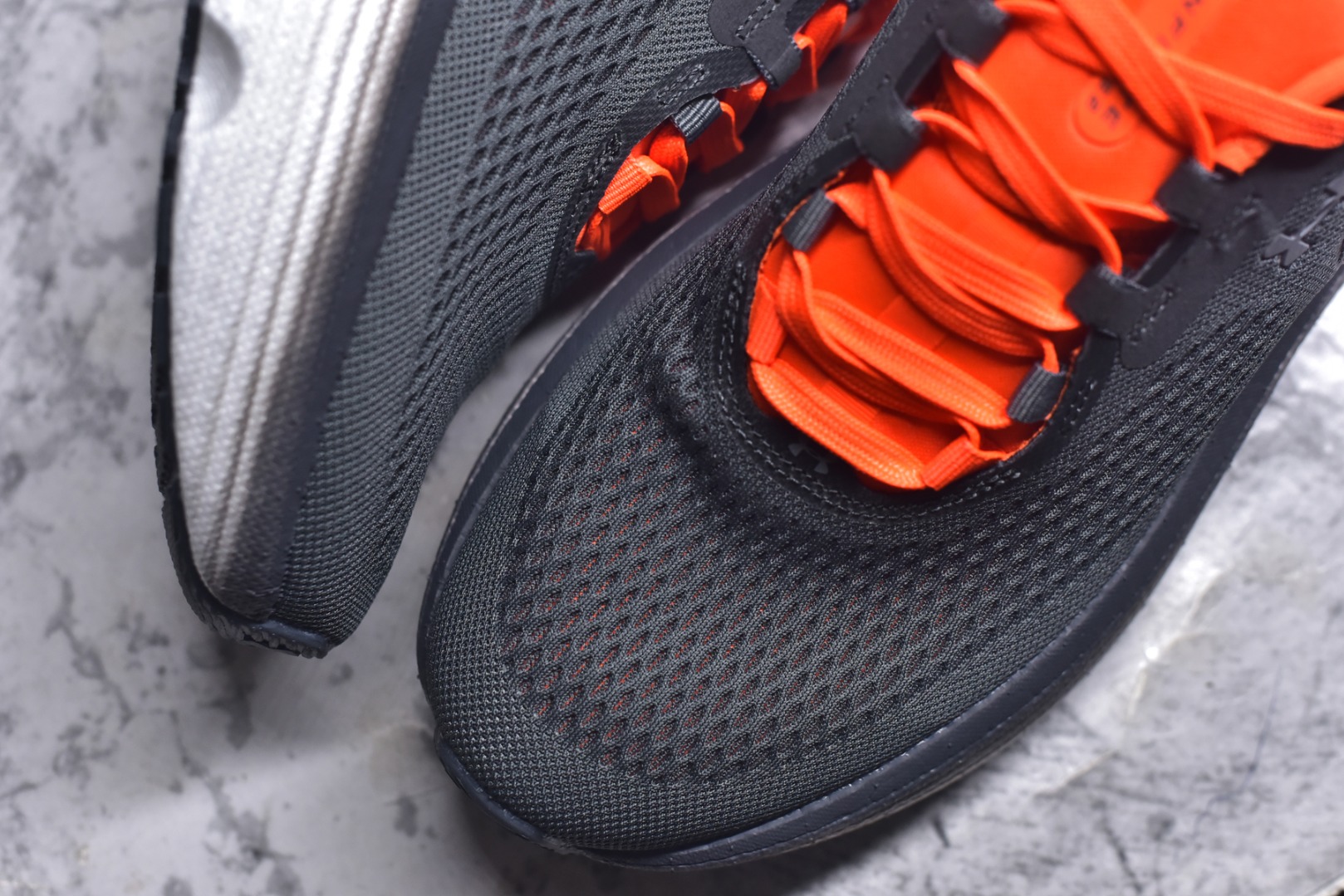 图片[8]-#Under Armour Infinite Elite 2 安德玛舒适防滑耐磨低帮越野短跑跑步鞋 Under Armour成立于1996年，创办者是前马里兰橄榄球明星KevinPlank。在美国，提到Under Armour，必然会想起高端和专业的运动装备，Under Armour 逐渐成为“专业”的代名词。Under Armour在专业运动装备领域达到了一定高度，可以说是专业运动装备的优选。实拍调校N版已经零色差零失真 百分百还原实物色彩所见即所得 不存在货不对板色差等低级问题 选购参考实物拍摄 不混卖不参货 只用心做好货严格选品 承诺混一赔十 尺码：36-45 不含半码-选品中心