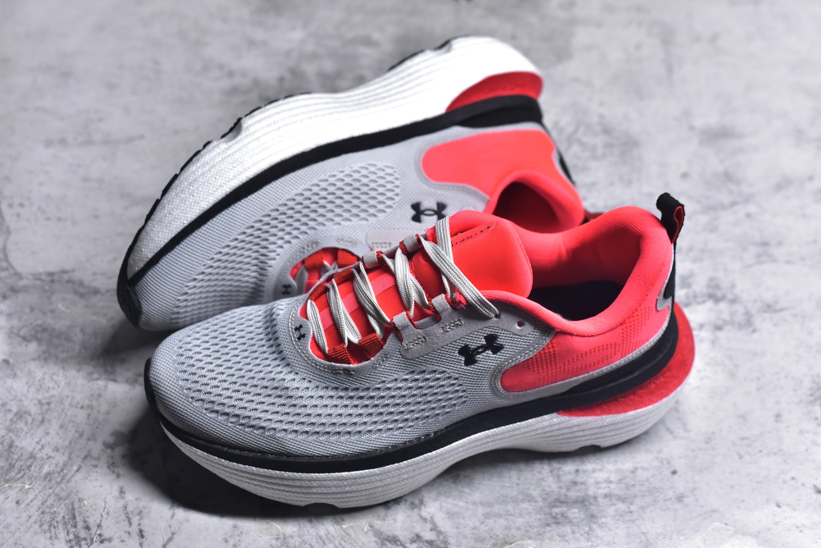 图片[7]-#Under Armour Infinite Elite 2 安德玛舒适防滑耐磨低帮越野短跑跑步鞋 Under Armour成立于1996年，创办者是前马里兰橄榄球明星KevinPlank。在美国，提到Under Armour，必然会想起高端和专业的运动装备，Under Armour 逐渐成为“专业”的代名词。Under Armour在专业运动装备领域达到了一定高度，可以说是专业运动装备的优选。实拍调校N版已经零色差零失真 百分百还原实物色彩所见即所得 不存在货不对板色差等低级问题 选购参考实物拍摄 不混卖不参货 只用心做好货严格选品 承诺混一赔十 尺码：36-45 不含半码-选品中心