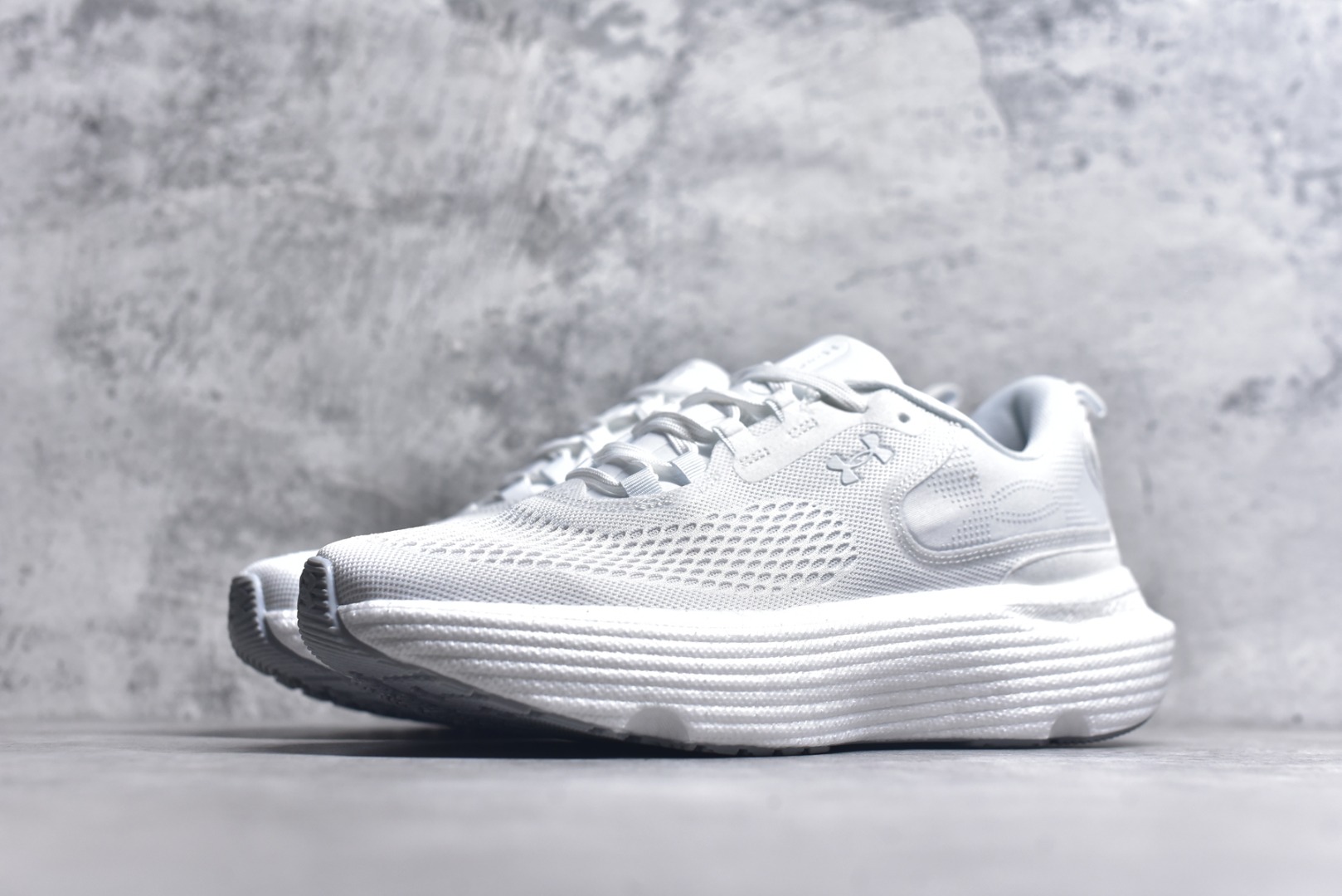 图片[2]-#Under Armour Infinite Elite 2 安德玛舒适防滑耐磨低帮越野短跑跑步鞋 Under Armour成立于1996年，创办者是前马里兰橄榄球明星KevinPlank。在美国，提到Under Armour，必然会想起高端和专业的运动装备，Under Armour 逐渐成为“专业”的代名词。Under Armour在专业运动装备领域达到了一定高度，可以说是专业运动装备的优选。实拍调校N版已经零色差零失真 百分百还原实物色彩所见即所得 不存在货不对板色差等低级问题 选购参考实物拍摄 不混卖不参货 只用心做好货严格选品 承诺混一赔十 尺码：36-45 不含半码-选品中心