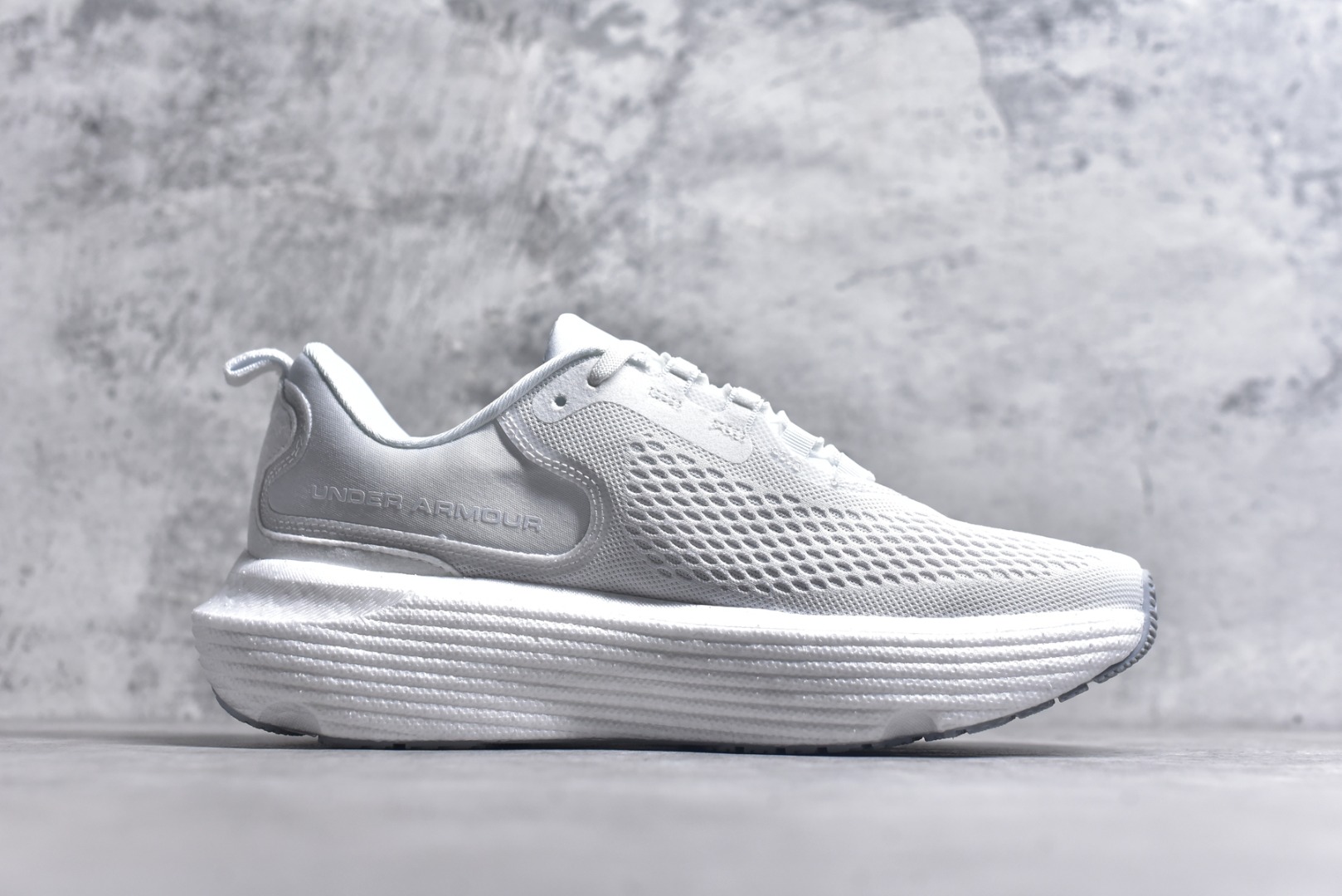 图片[3]-#Under Armour Infinite Elite 2 安德玛舒适防滑耐磨低帮越野短跑跑步鞋 Under Armour成立于1996年，创办者是前马里兰橄榄球明星KevinPlank。在美国，提到Under Armour，必然会想起高端和专业的运动装备，Under Armour 逐渐成为“专业”的代名词。Under Armour在专业运动装备领域达到了一定高度，可以说是专业运动装备的优选。实拍调校N版已经零色差零失真 百分百还原实物色彩所见即所得 不存在货不对板色差等低级问题 选购参考实物拍摄 不混卖不参货 只用心做好货严格选品 承诺混一赔十 尺码：36-45 不含半码-选品中心
