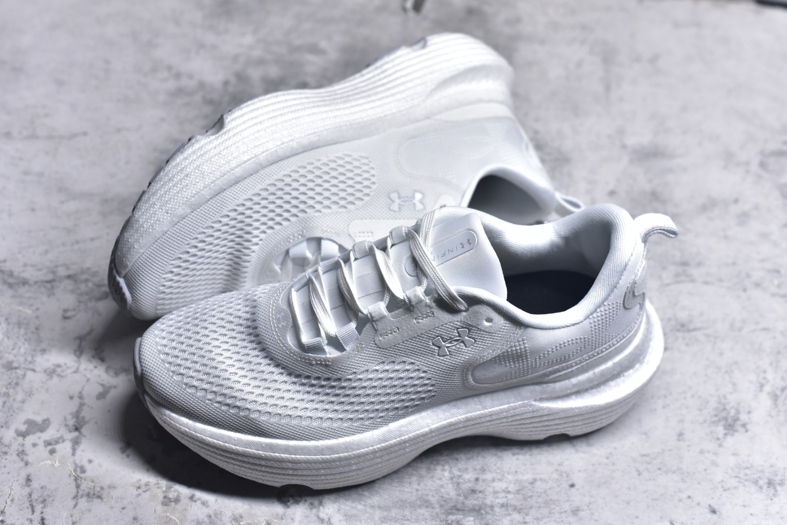 图片[7]-#Under Armour Infinite Elite 2 安德玛舒适防滑耐磨低帮越野短跑跑步鞋 Under Armour成立于1996年，创办者是前马里兰橄榄球明星KevinPlank。在美国，提到Under Armour，必然会想起高端和专业的运动装备，Under Armour 逐渐成为“专业”的代名词。Under Armour在专业运动装备领域达到了一定高度，可以说是专业运动装备的优选。实拍调校N版已经零色差零失真 百分百还原实物色彩所见即所得 不存在货不对板色差等低级问题 选购参考实物拍摄 不混卖不参货 只用心做好货严格选品 承诺混一赔十 尺码：36-45 不含半码-选品中心