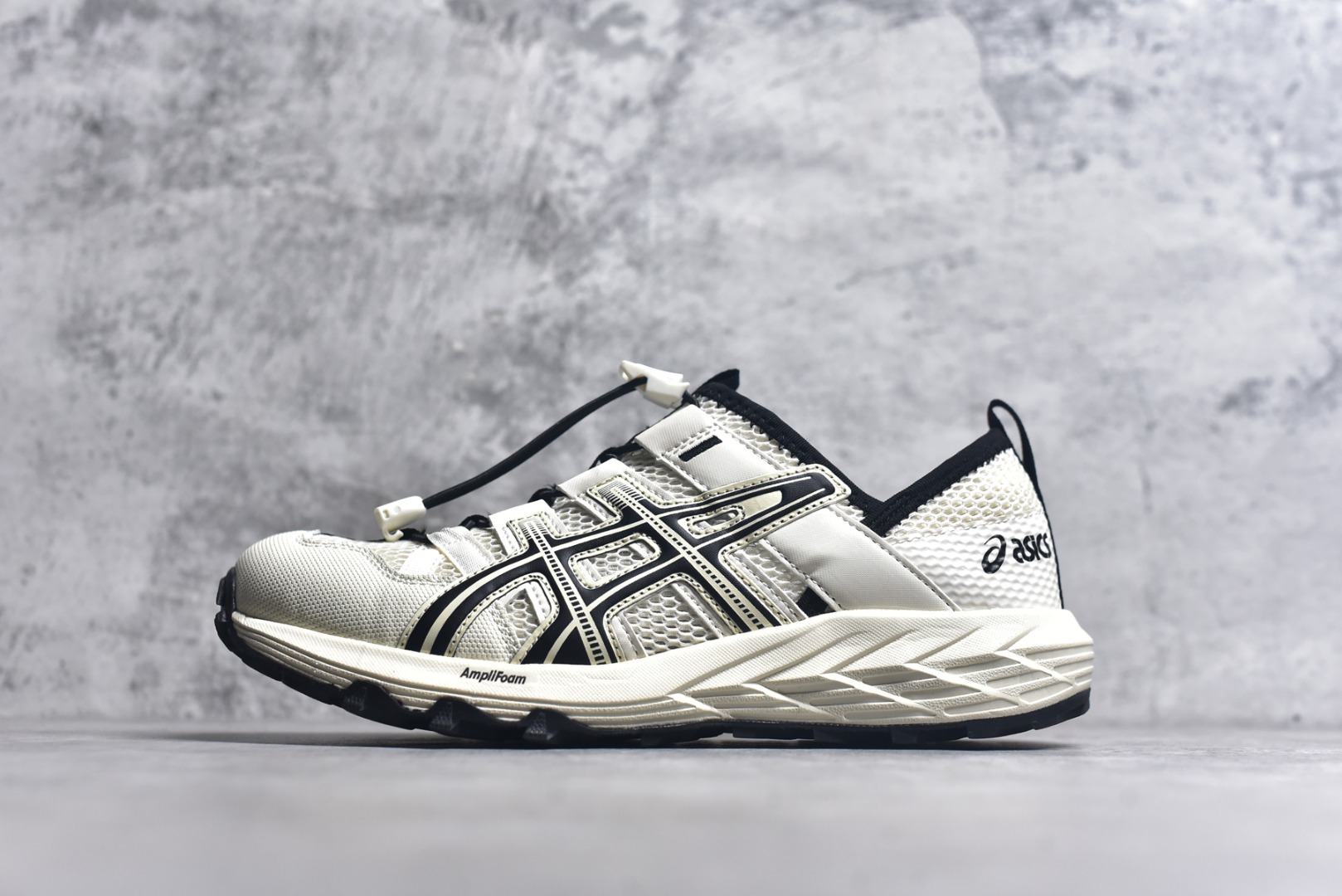 #Asics Gel-Sonoma SE 亚瑟士溯溪鞋涉水鞋洞洞鞋 舒适日常休闲百搭防滑低帮户外徒步舒适随行跑步鞋 无界 路更远 今夏必备 颠覆认知 包裹性超强 脚感非常之舒适 侧面镂空设计 透气性极佳 让微风灌入足底 为沸腾夏日注入清爽能量防滑效果也不错 颜值与性能兼备 各平台实体疯狂种草首选 尺码：35 36 37.5 38 39 40 40.5 41.5 42 42.5 43.5 44 45-选品中心