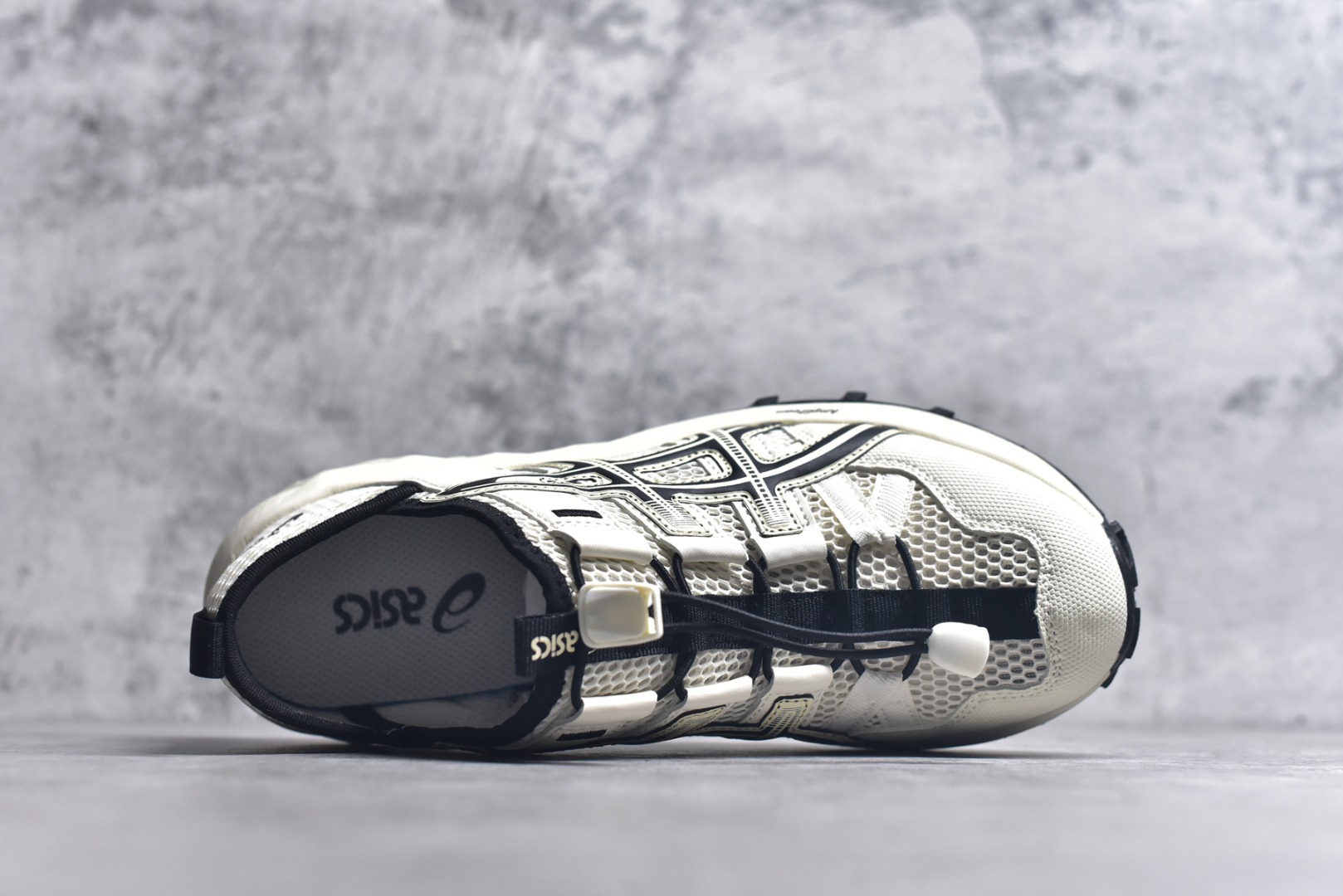 图片[4]-#Asics Gel-Sonoma SE 亚瑟士溯溪鞋涉水鞋洞洞鞋 舒适日常休闲百搭防滑低帮户外徒步舒适随行跑步鞋 无界 路更远 今夏必备 颠覆认知 包裹性超强 脚感非常之舒适 侧面镂空设计 透气性极佳 让微风灌入足底 为沸腾夏日注入清爽能量防滑效果也不错 颜值与性能兼备 各平台实体疯狂种草首选 尺码：35 36 37.5 38 39 40 40.5 41.5 42 42.5 43.5 44 45-选品中心