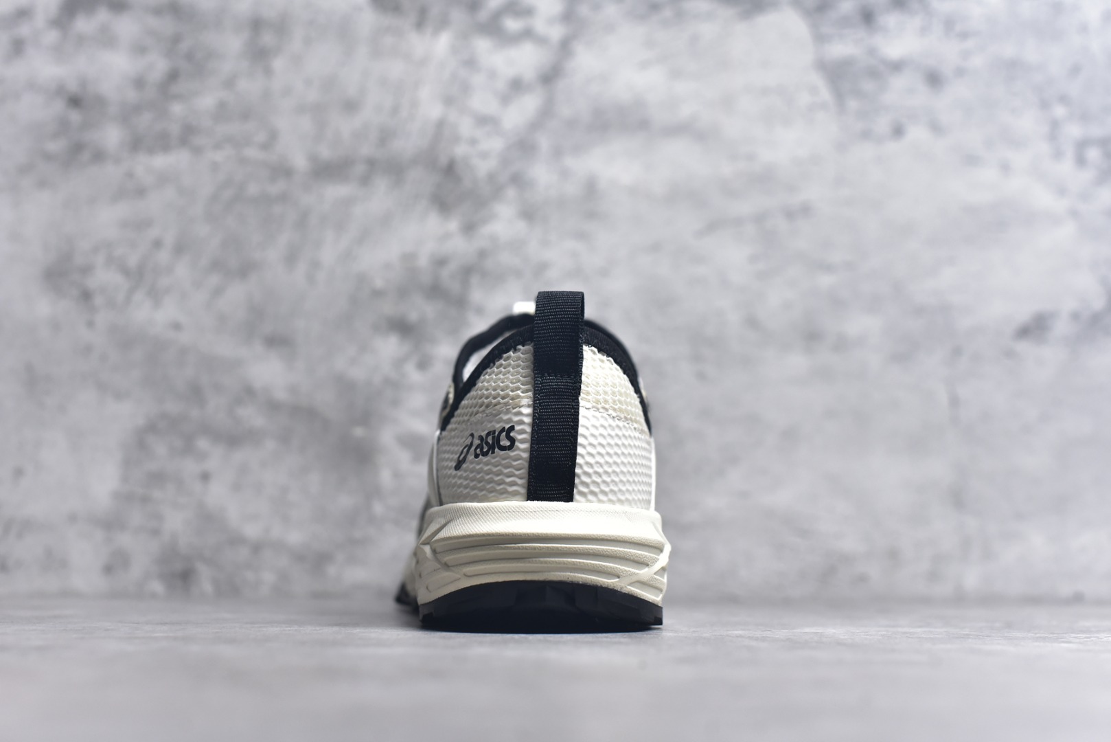 图片[5]-#Asics Gel-Sonoma SE 亚瑟士溯溪鞋涉水鞋洞洞鞋 舒适日常休闲百搭防滑低帮户外徒步舒适随行跑步鞋 无界 路更远 今夏必备 颠覆认知 包裹性超强 脚感非常之舒适 侧面镂空设计 透气性极佳 让微风灌入足底 为沸腾夏日注入清爽能量防滑效果也不错 颜值与性能兼备 各平台实体疯狂种草首选 尺码：35 36 37.5 38 39 40 40.5 41.5 42 42.5 43.5 44 45-选品中心