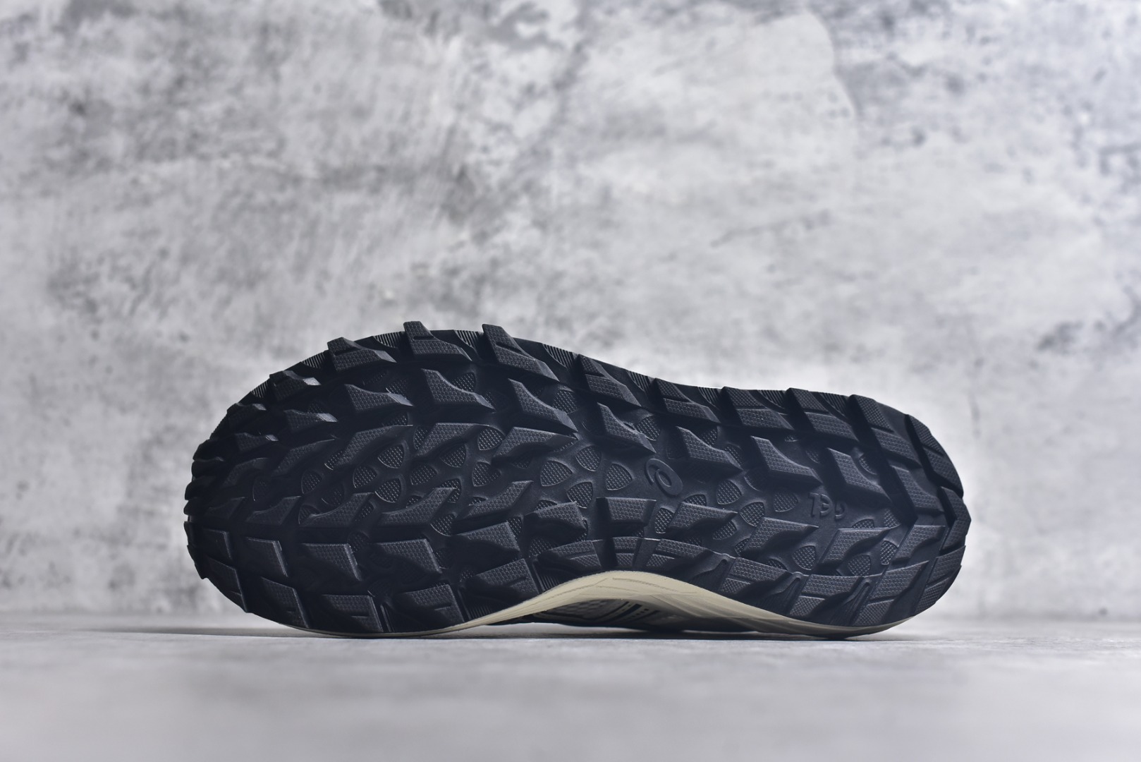 图片[6]-#Asics Gel-Sonoma SE 亚瑟士溯溪鞋涉水鞋洞洞鞋 舒适日常休闲百搭防滑低帮户外徒步舒适随行跑步鞋 无界 路更远 今夏必备 颠覆认知 包裹性超强 脚感非常之舒适 侧面镂空设计 透气性极佳 让微风灌入足底 为沸腾夏日注入清爽能量防滑效果也不错 颜值与性能兼备 各平台实体疯狂种草首选 尺码：35 36 37.5 38 39 40 40.5 41.5 42 42.5 43.5 44 45-选品中心