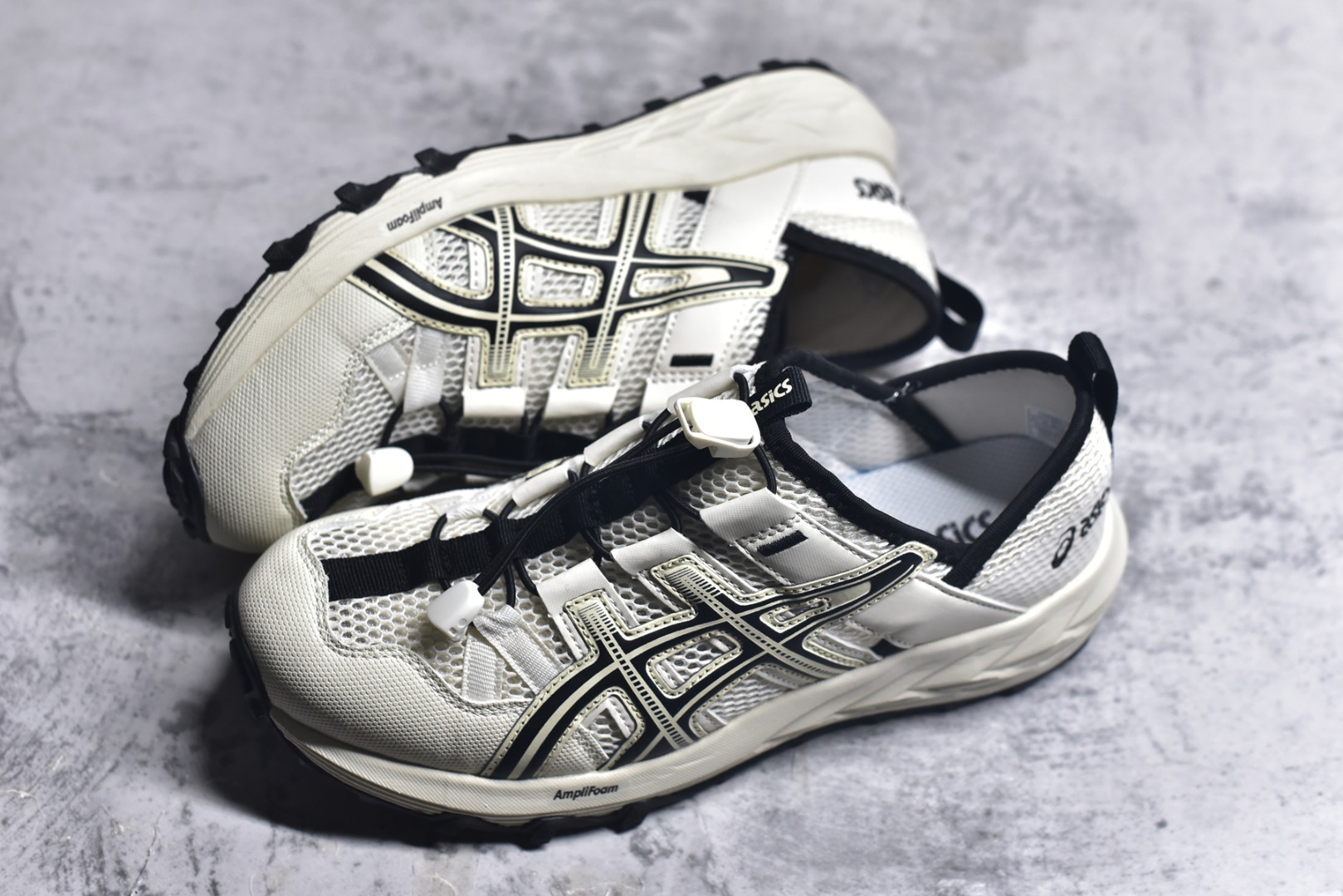 图片[7]-#Asics Gel-Sonoma SE 亚瑟士溯溪鞋涉水鞋洞洞鞋 舒适日常休闲百搭防滑低帮户外徒步舒适随行跑步鞋 无界 路更远 今夏必备 颠覆认知 包裹性超强 脚感非常之舒适 侧面镂空设计 透气性极佳 让微风灌入足底 为沸腾夏日注入清爽能量防滑效果也不错 颜值与性能兼备 各平台实体疯狂种草首选 尺码：35 36 37.5 38 39 40 40.5 41.5 42 42.5 43.5 44 45-选品中心