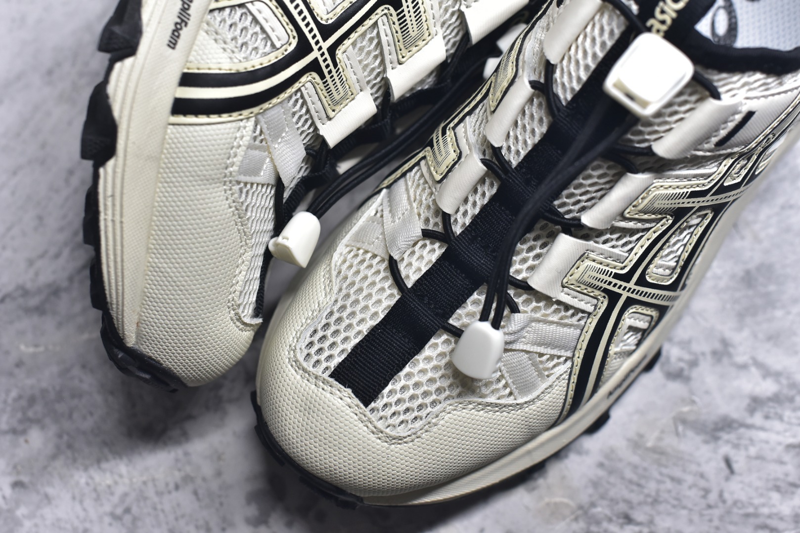 图片[8]-#Asics Gel-Sonoma SE 亚瑟士溯溪鞋涉水鞋洞洞鞋 舒适日常休闲百搭防滑低帮户外徒步舒适随行跑步鞋 无界 路更远 今夏必备 颠覆认知 包裹性超强 脚感非常之舒适 侧面镂空设计 透气性极佳 让微风灌入足底 为沸腾夏日注入清爽能量防滑效果也不错 颜值与性能兼备 各平台实体疯狂种草首选 尺码：35 36 37.5 38 39 40 40.5 41.5 42 42.5 43.5 44 45-选品中心