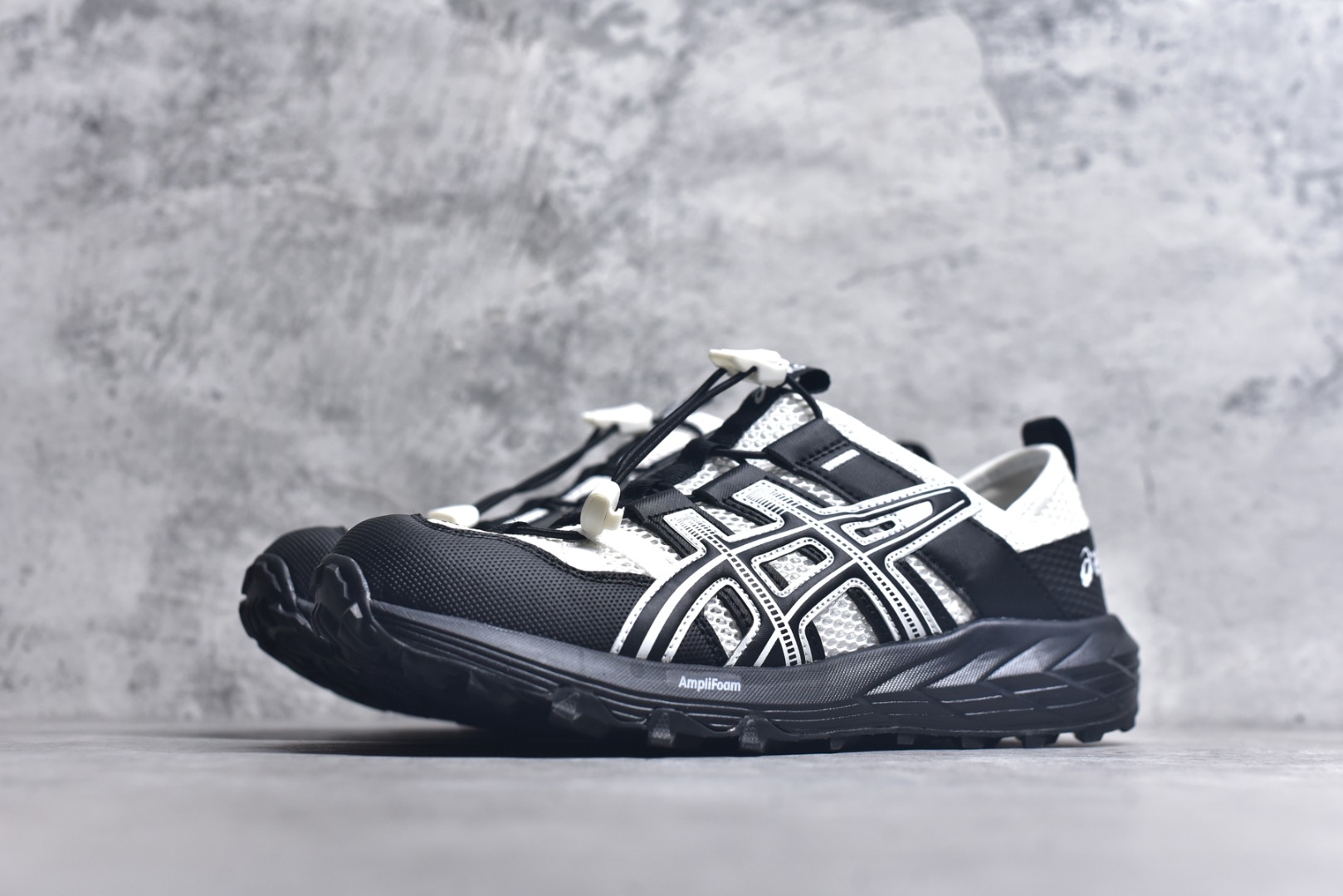 图片[2]-#Asics Gel-Sonoma SE 亚瑟士溯溪鞋涉水鞋洞洞鞋 舒适日常休闲百搭防滑低帮户外徒步舒适随行跑步鞋 无界 路更远 今夏必备 颠覆认知 包裹性超强 脚感非常之舒适 侧面镂空设计 透气性极佳 让微风灌入足底 为沸腾夏日注入清爽能量防滑效果也不错 颜值与性能兼备 各平台实体疯狂种草首选 尺码：35 36 37.5 38 39 40 40.5 41.5 42 42.5 43.5 44 45-选品中心