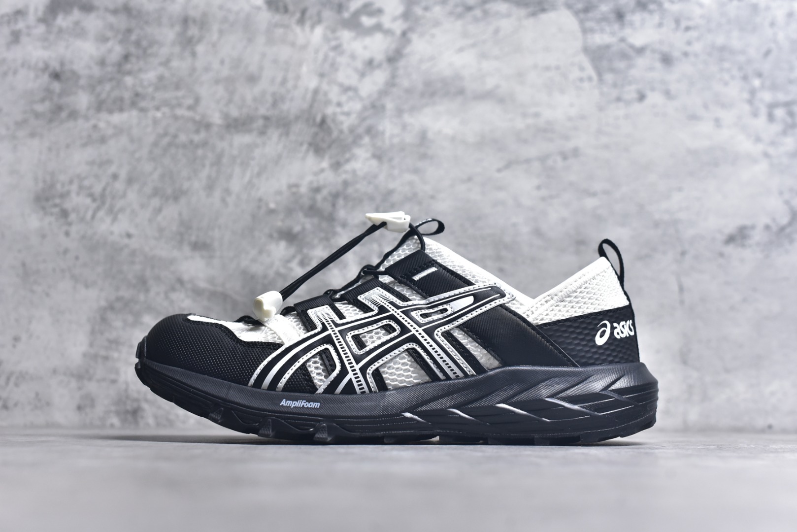 #Asics Gel-Sonoma SE 亚瑟士溯溪鞋涉水鞋洞洞鞋 舒适日常休闲百搭防滑低帮户外徒步舒适随行跑步鞋 无界 路更远 今夏必备 颠覆认知 包裹性超强 脚感非常之舒适 侧面镂空设计 透气性极佳 让微风灌入足底 为沸腾夏日注入清爽能量防滑效果也不错 颜值与性能兼备 各平台实体疯狂种草首选 尺码：35 36 37.5 38 39 40 40.5 41.5 42 42.5 43.5 44 45-选品中心